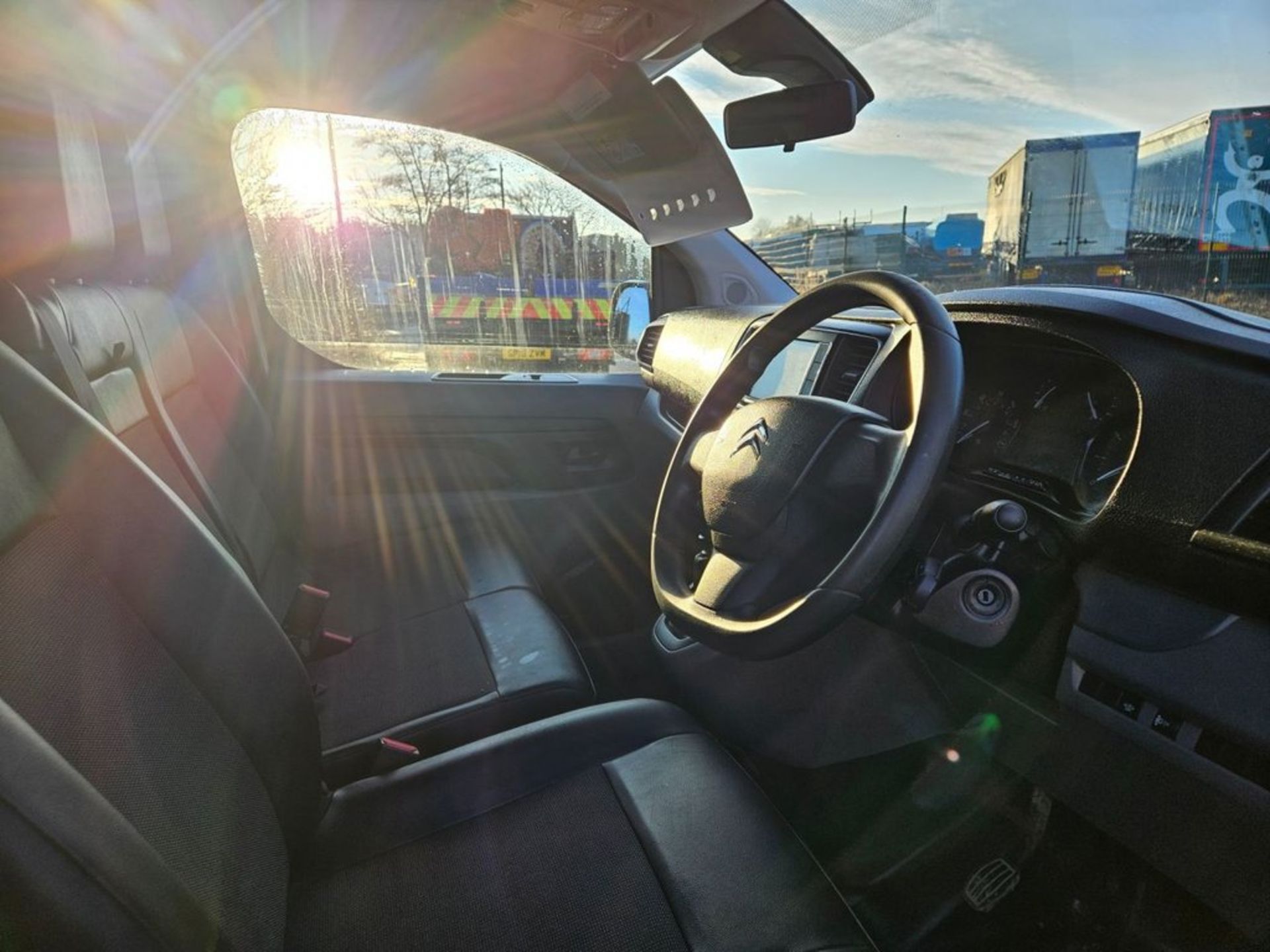 *(ONLY 89K MILEAGE)* 2020 CITROEN DISPATCH 1200 ENTERPRISE L2H1 >>--NO VAT ON HAMMER--<< - Image 9 of 14