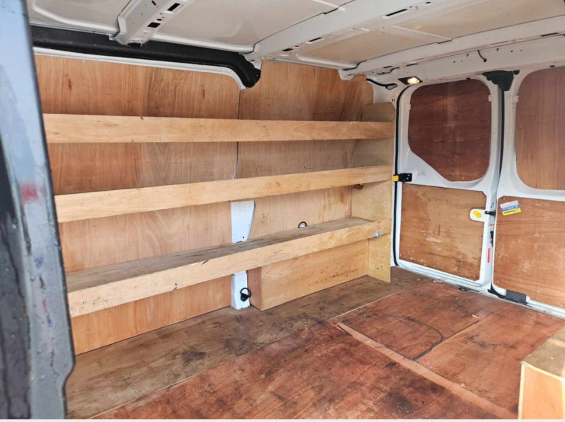 **(ONLY 69K MILEAGE)** 2020 FORD TRANSIT CUSTOM 300 LEADER SWB VAN >>-NO VAT ON HAMMER-<< - Image 10 of 12