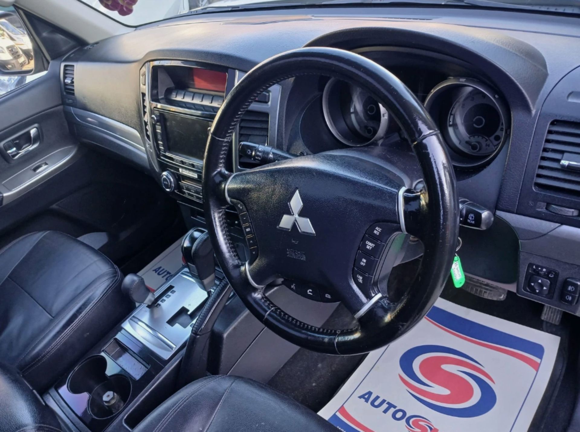 2016 MITSUBISHI SHOGUN SG4 DI-D LWB AUTO 7 SEATS SUV DIESEL AUTOMATIC >>--NO VAT ON HAMMER--<< - Image 9 of 17