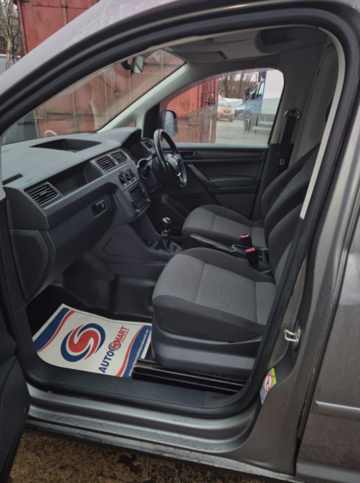 2018 VOLKSWAGEN CADDY C20 STARTLINE TDI L1H1 1968CC MANUAL PANEL VAN - Image 15 of 19