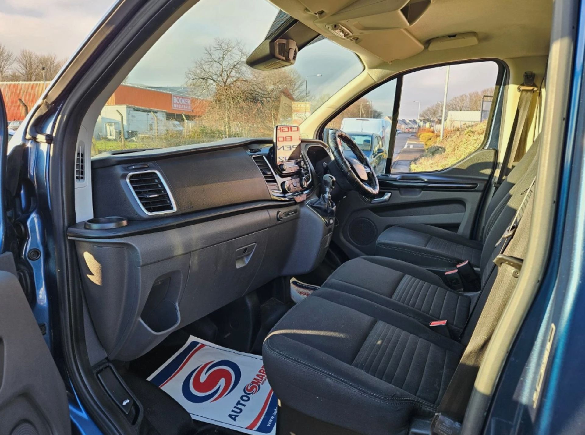 **(ONLY 86K MILEAGE)** 2018 FORD TRANSIT CUSTOM 280 LIMITED 130 SWB >>--NO VAT ON HAMMER--<< - Image 12 of 13