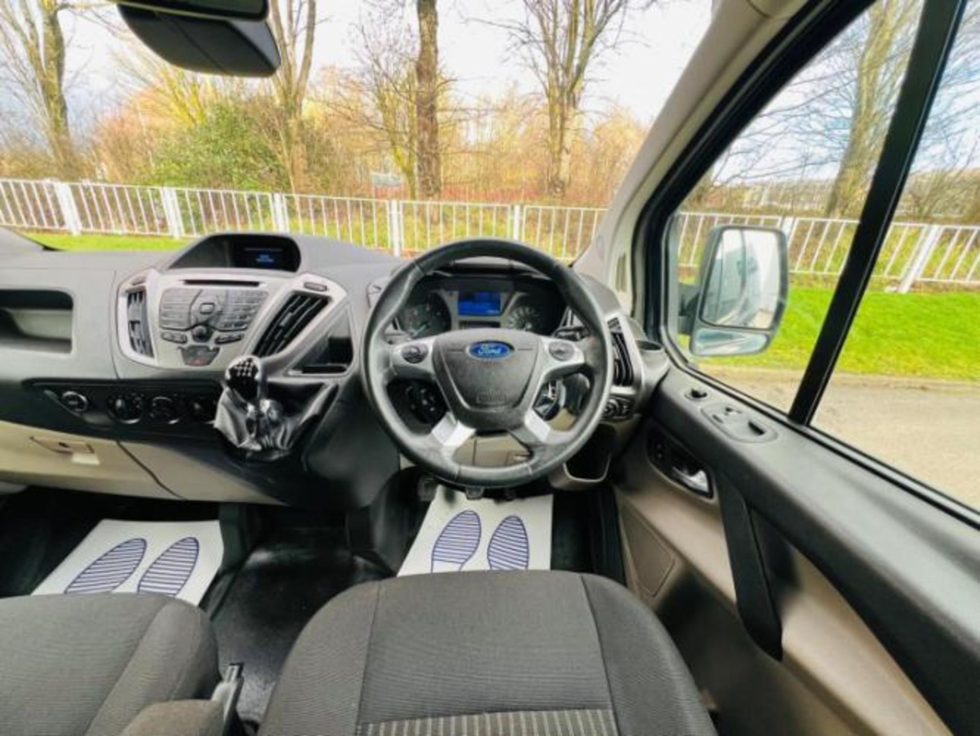 2013 FORD TRANSIT CUSTOM 2.2 TDCI 310 TREND L2 H1 5DR >>--NO VAT ON HAMMER--<< - Image 33 of 35