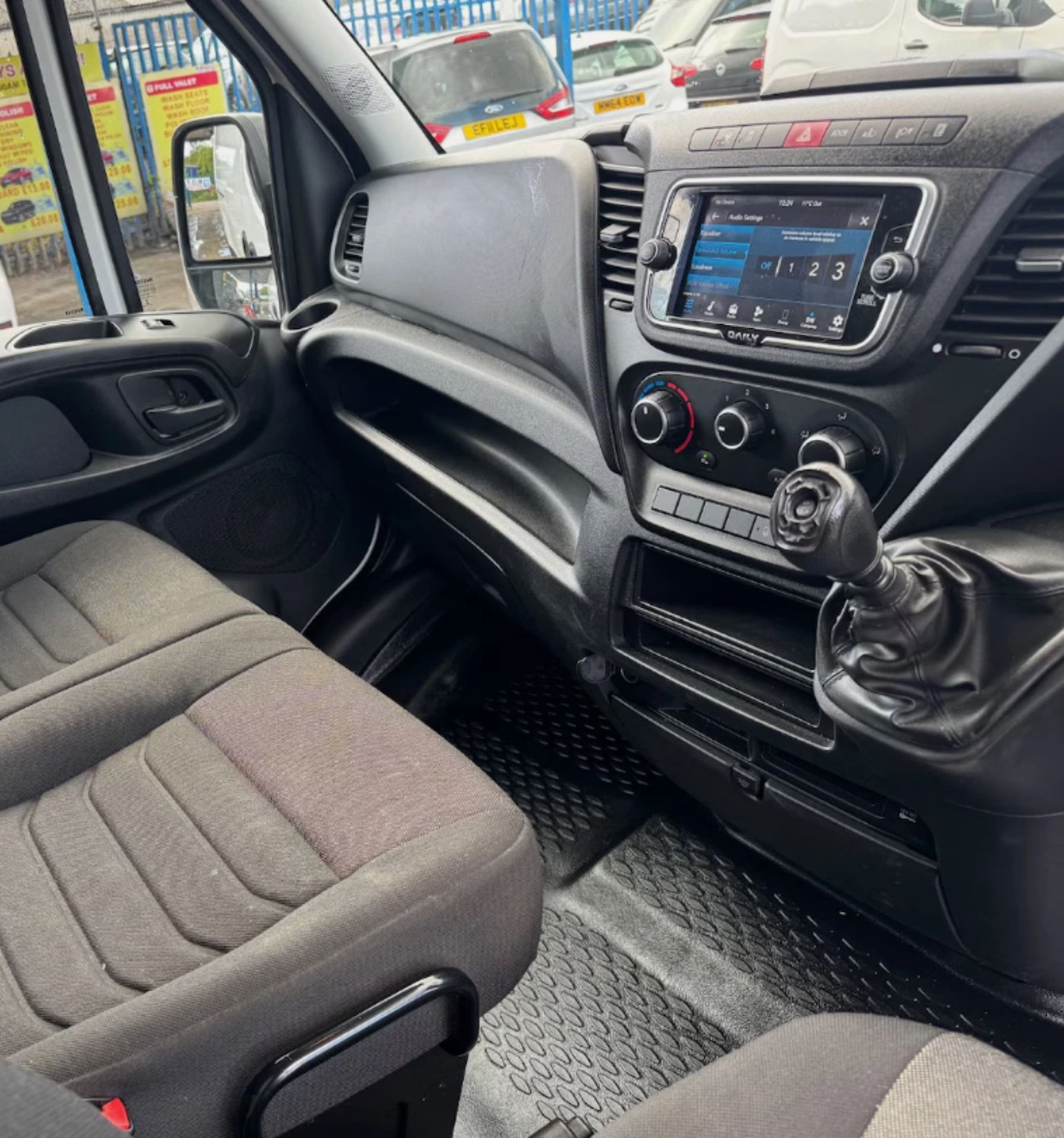 **(ONLY 70K MILEAGE)** 2022 IVECO DAILY 35-140 MWB PANEL VAN DIESEL - Image 13 of 20
