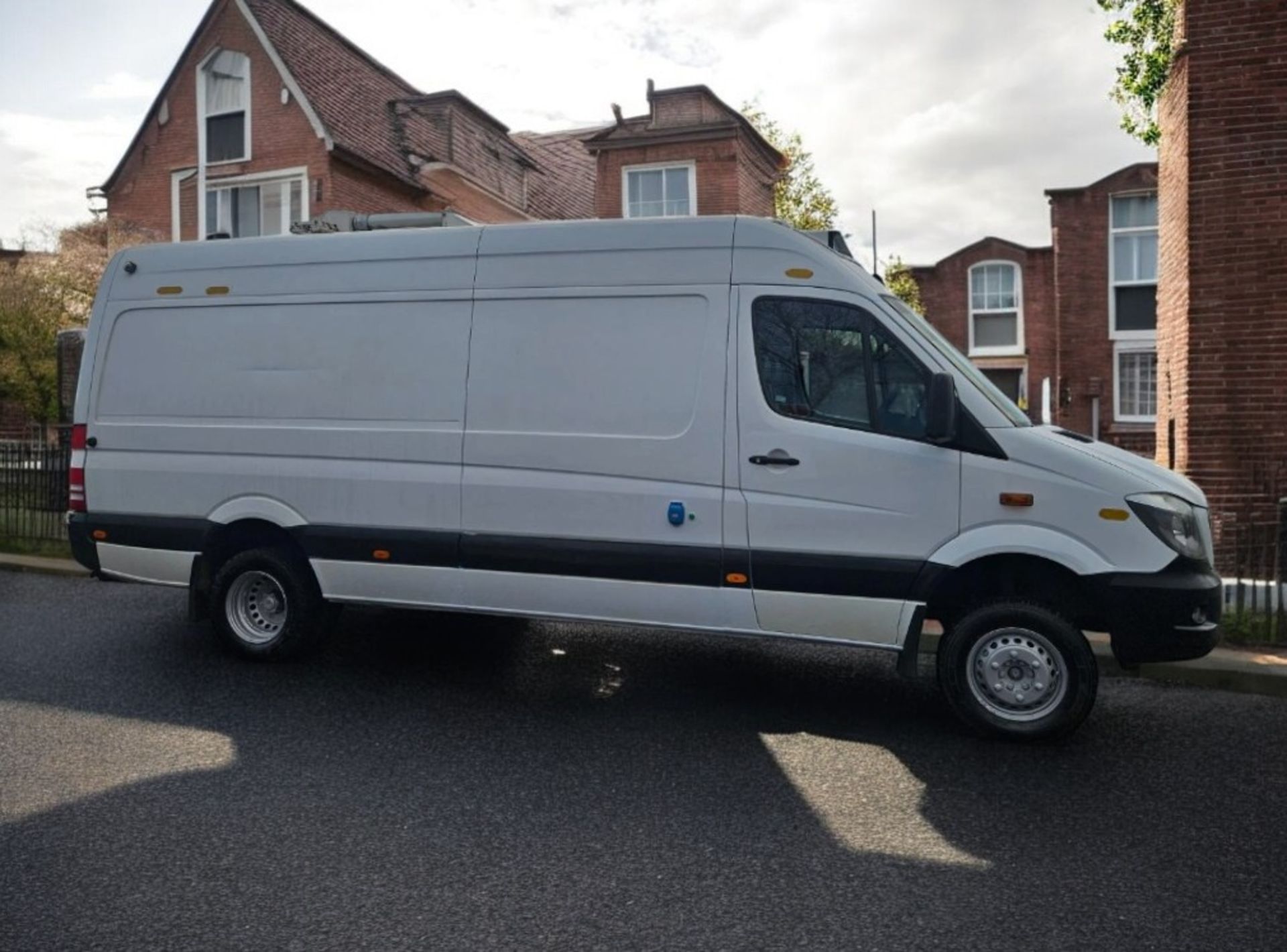 2017 MERCEDES-BENZ SPRINTER 519 CDI 4X4 LWB >>--NO VAT ON HAMMER--<< - Image 3 of 13