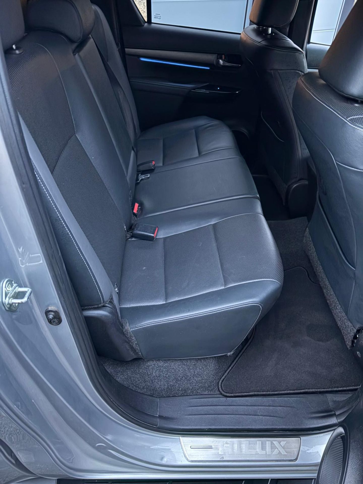 **(ONLY 92K MILEAGE)** 2021 TOYOTA HILUX INVINCIBLE X 2.8 D-4D 4WD DCB PICKUP – 6-SPEED MANUAL, - Image 15 of 16