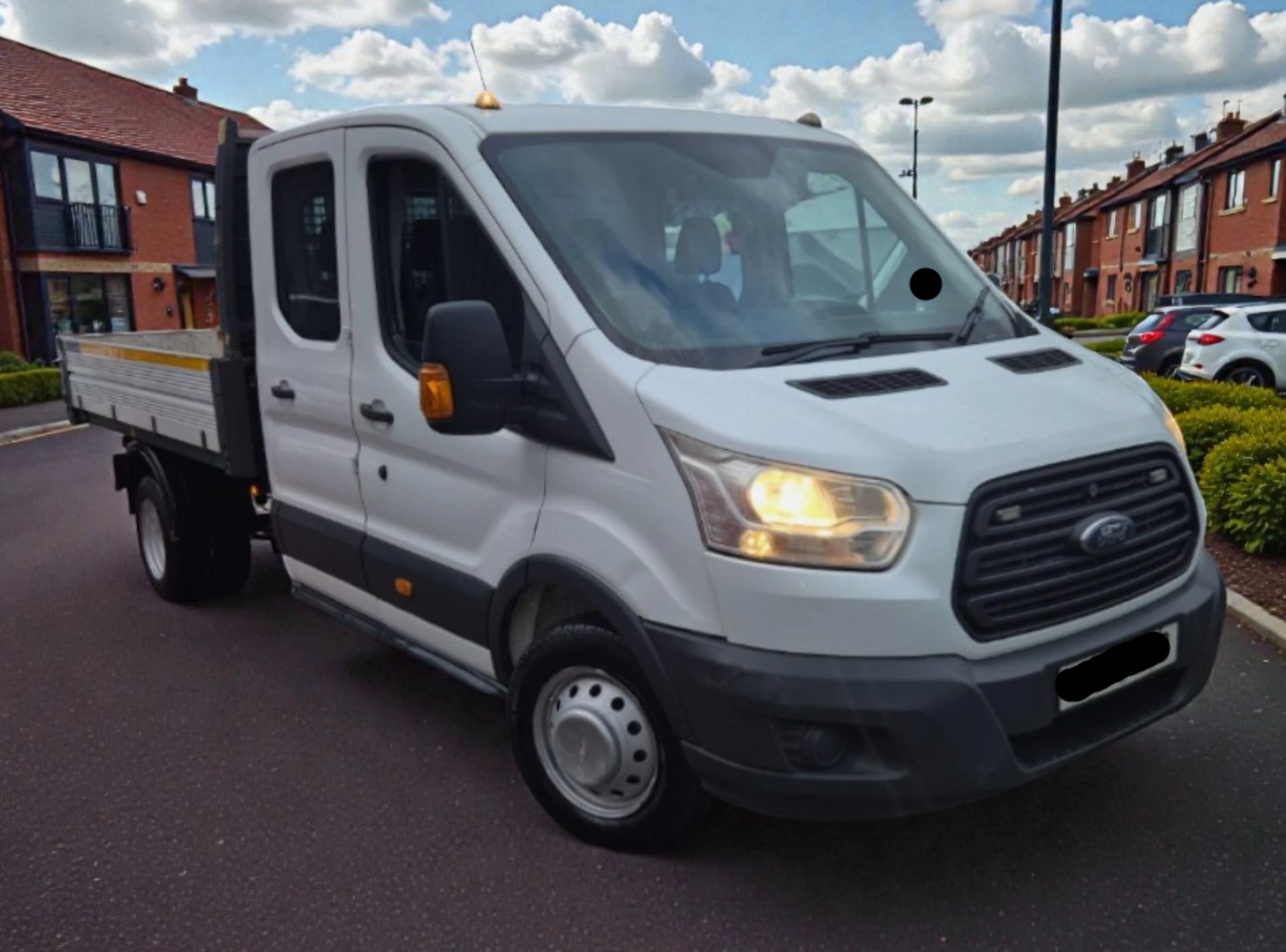 2015 FORD TRANSIT 350 2.2 TDCI MANUAL CHASSIS CAB IN WHITE, 2198CC HEAVY >>--NO VAT ON HAMMER--<<