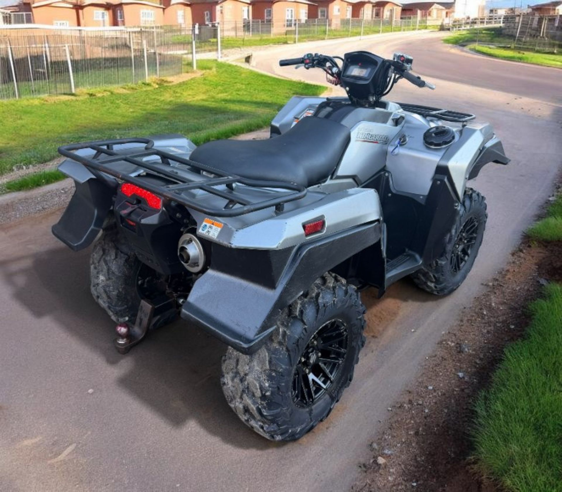 SUZUKI KING QUAD 500 AXI 2022 MODEL IN SILVER CLEAN - Image 6 of 9