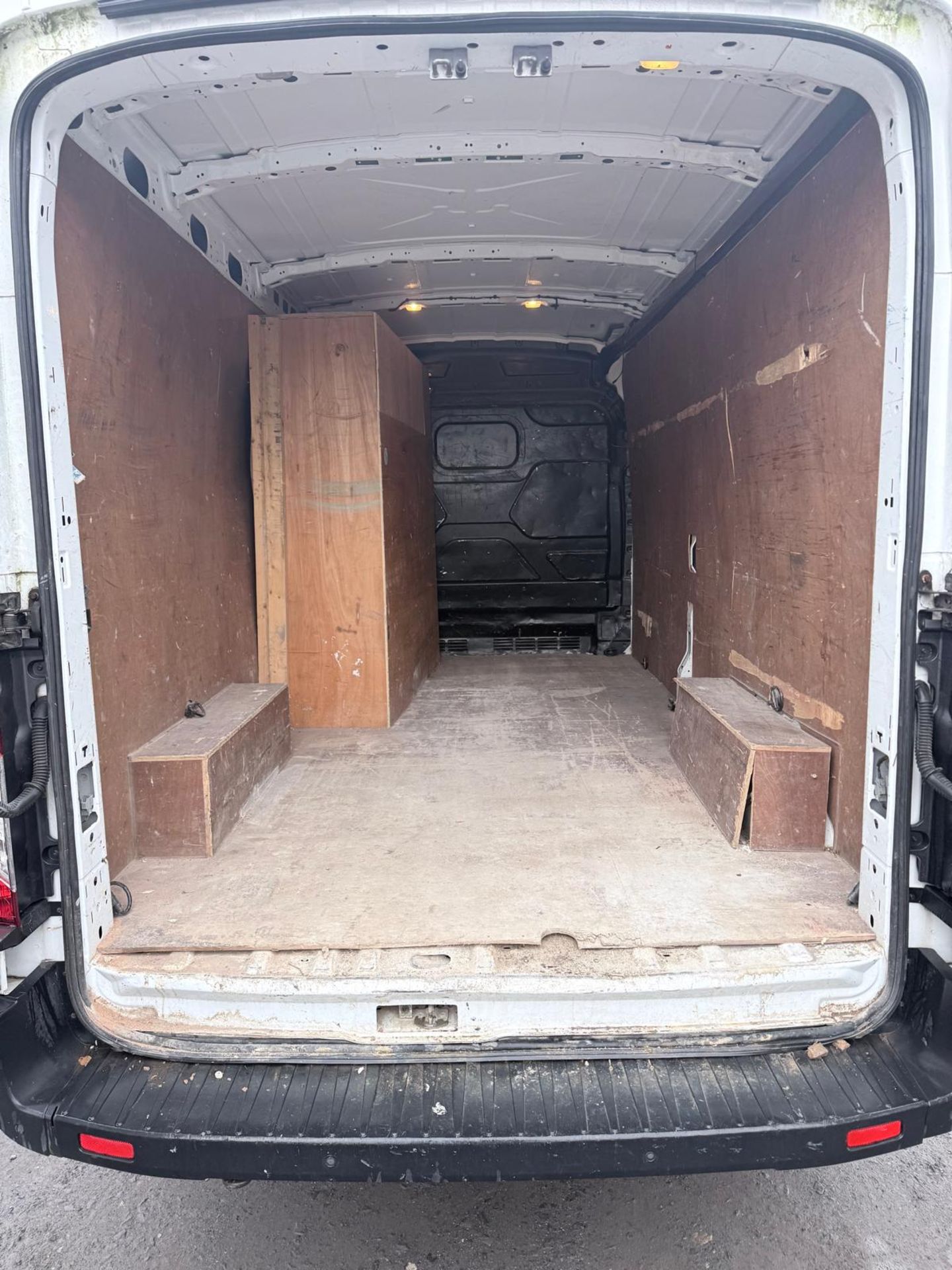 **(ONLY 111K MILEAGE)** 2020 (70) FORD TRANSIT 350 LEADER ECOBLUE L3 H2 RWD – 2.0 DIESEL - Image 6 of 8