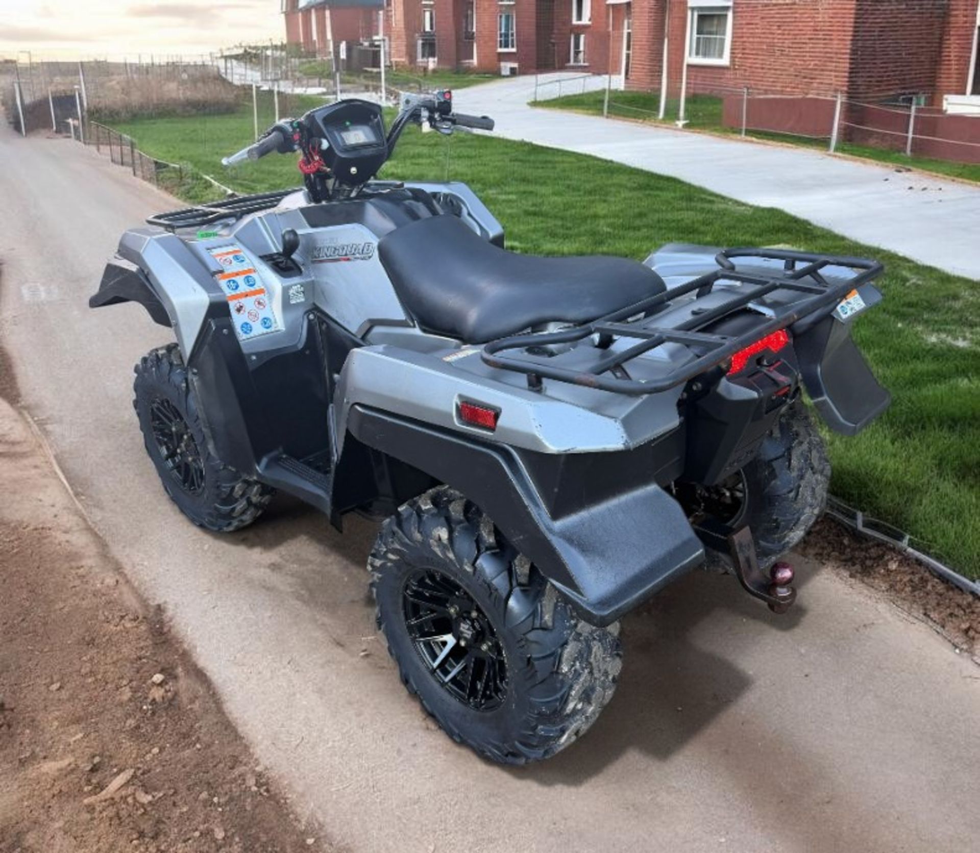 SUZUKI KING QUAD 500 AXI 2022 MODEL IN SILVER CLEAN - Image 4 of 9