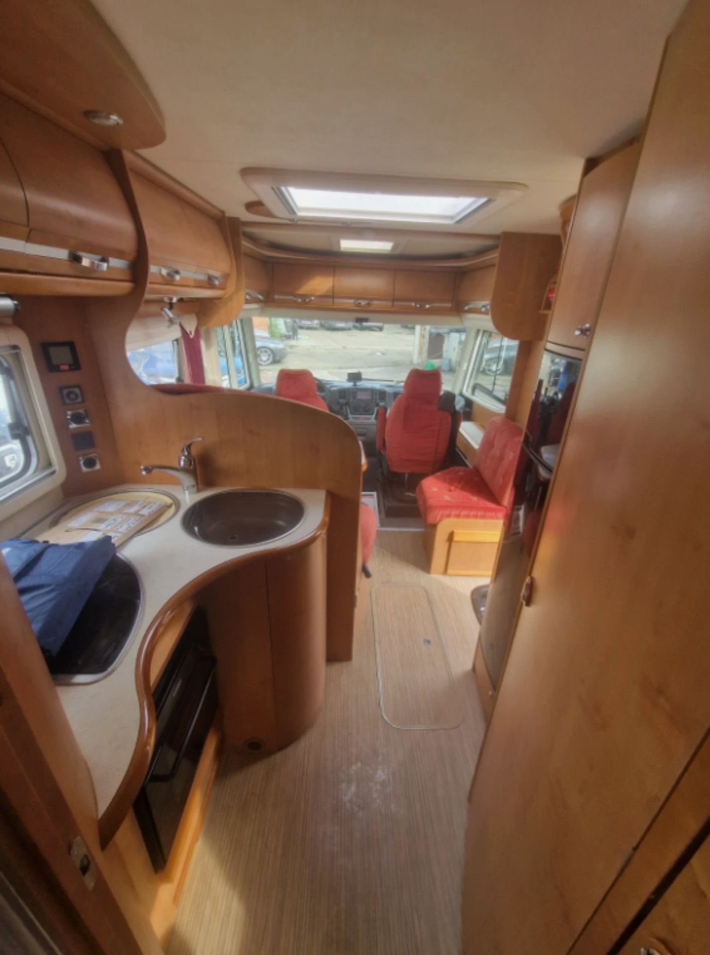 2011 RAPIDO LE RANDONNEUR 9090DF 4-BERTH FIXED ISLAND BED >>--NO VAT ON HAMMER--<< - Image 22 of 23