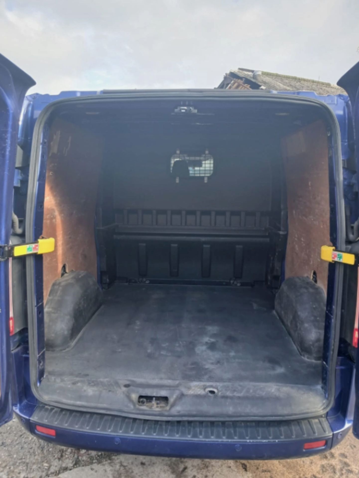 2017 FORD TRANSIT CUSTOM 290 LIMITED LWB CREW VAN (L2 H1) >>--NO VAT ON HAMMER--<< - Image 14 of 15