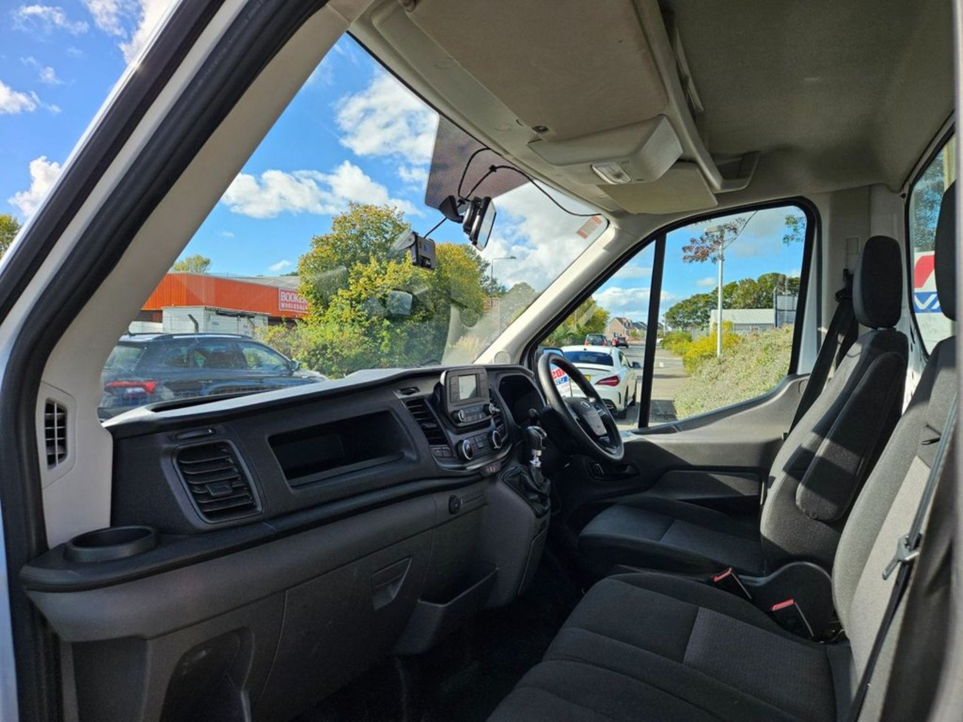 **(ONLY 61K MILEAGE)** 2023 FORD TRANSIT 350 LEADER 130BHP TDCI RWD LWB PICK-UP - Image 10 of 10