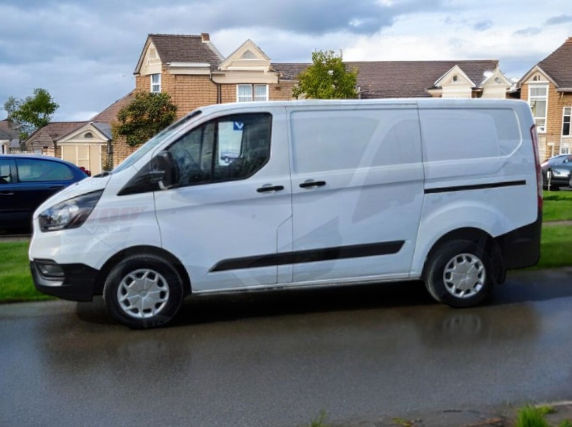 **(ONLY 69K MILEAGE)** 2020 FORD TRANSIT CUSTOM 300 LEADER SWB VAN >>-NO VAT ON HAMMER-<< - Image 6 of 12
