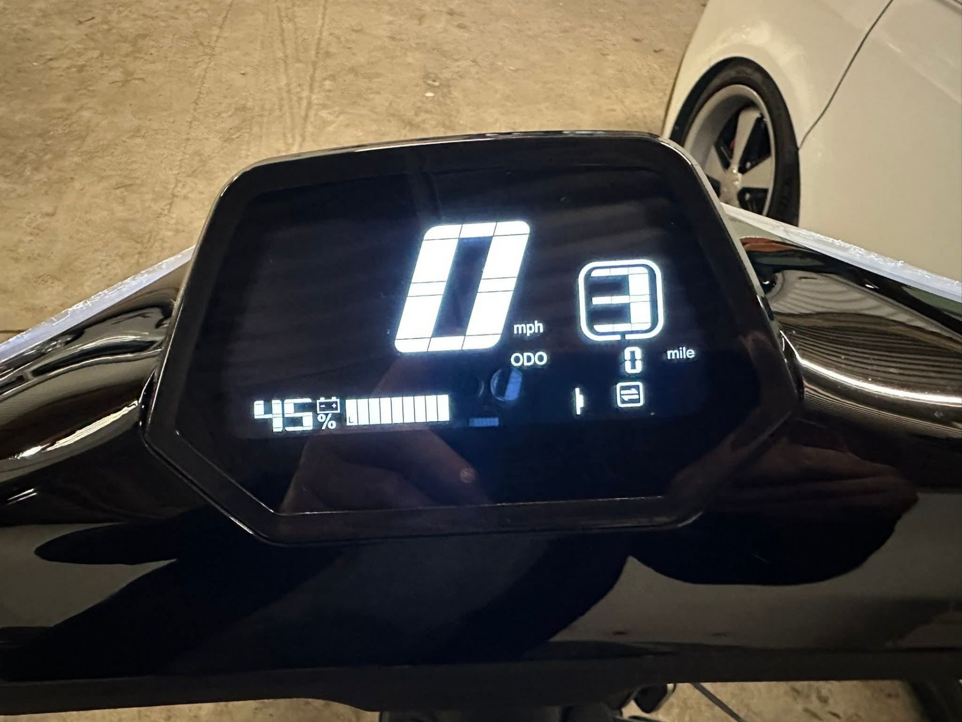 BLACK BRAND NEW 2025 ROAD LEGAL VMOTO CUX PRO ELECTRIC MOPED (50CC EQUIVALENT) - Image 9 of 10