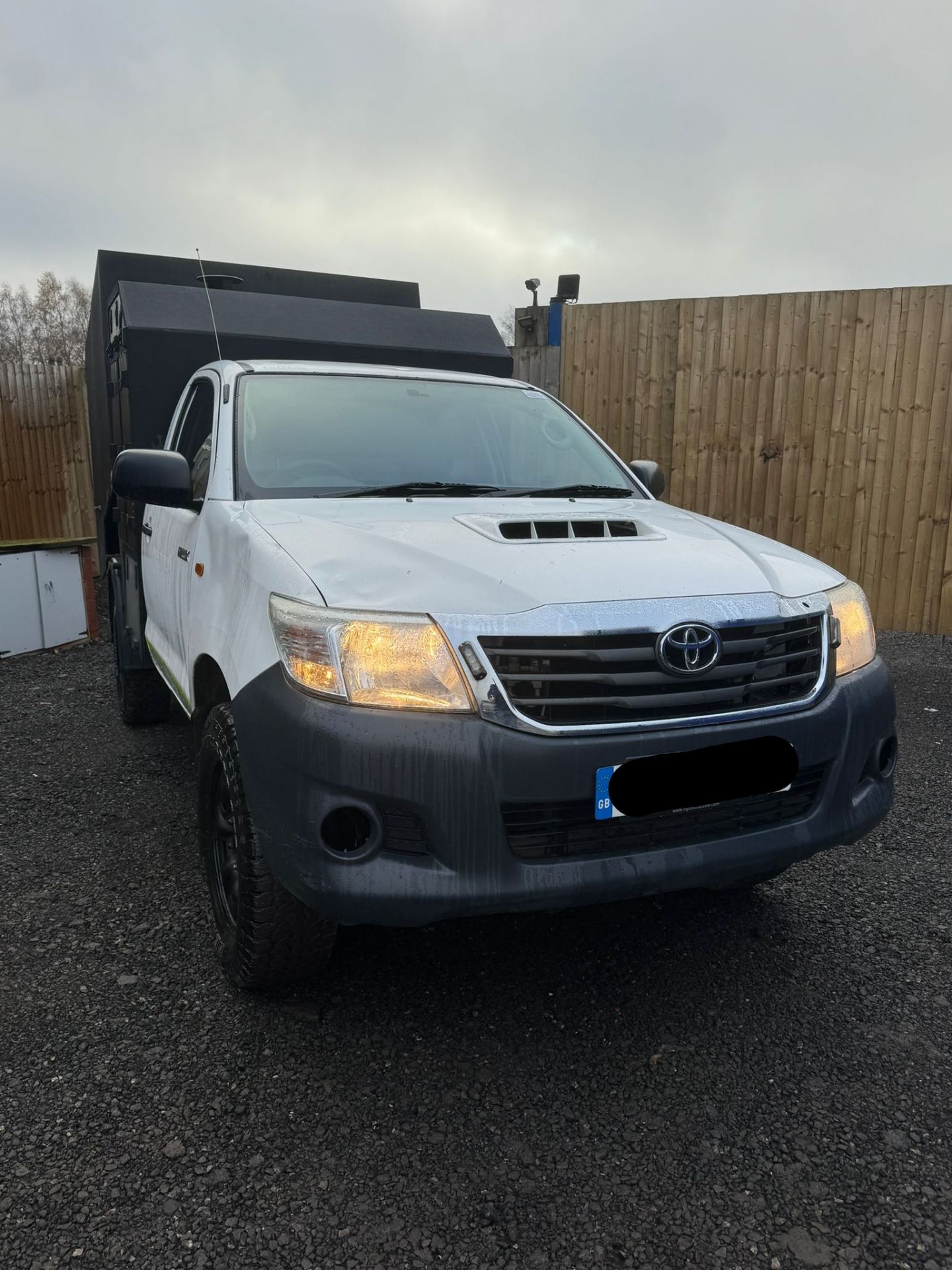 2014 TOYOTA HILUX ACTIVE D-4D 4X4 S/C TIPPER - Image 9 of 22