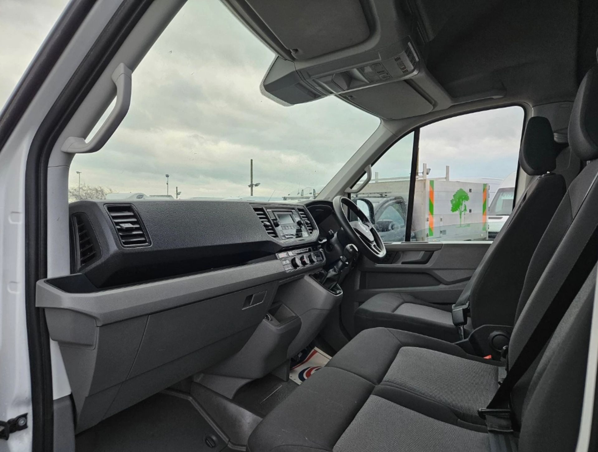 **(ONLY 71K MILEAGE)** 2023 (73 PLATE) VOLKSWAGEN CRAFTER C35 STARTLINE 140 BHP MWB - Image 11 of 12