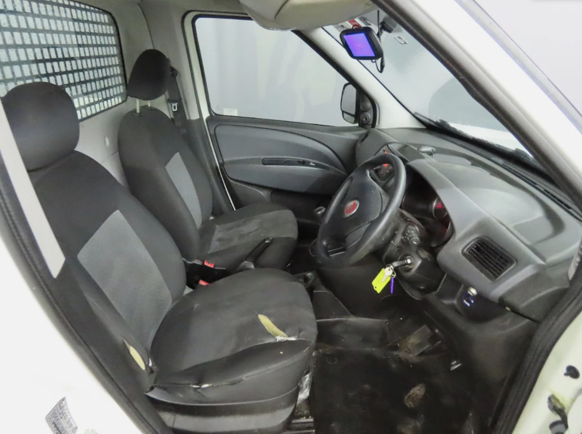 **(ONLY 98K MILEAGE)** 2021 (71) FIAT DOBLO PICKUP 1.6 MULTIJET MANUAL – EURO 6 - Image 6 of 11