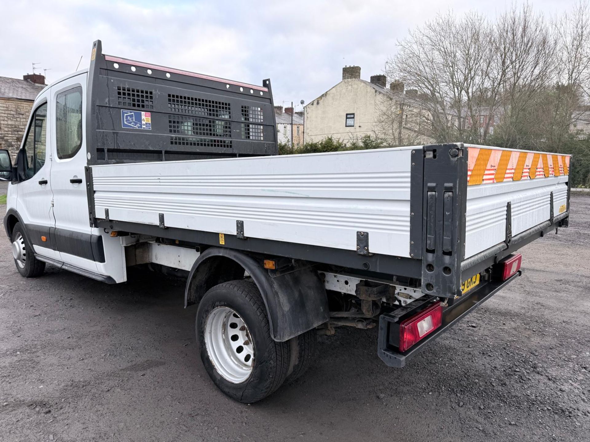 **(ONLY 90K MILEAGE)** 2019 (19) FORD TRANSIT 350 CREW CAB TIPPER – 130 BHP - Image 3 of 5
