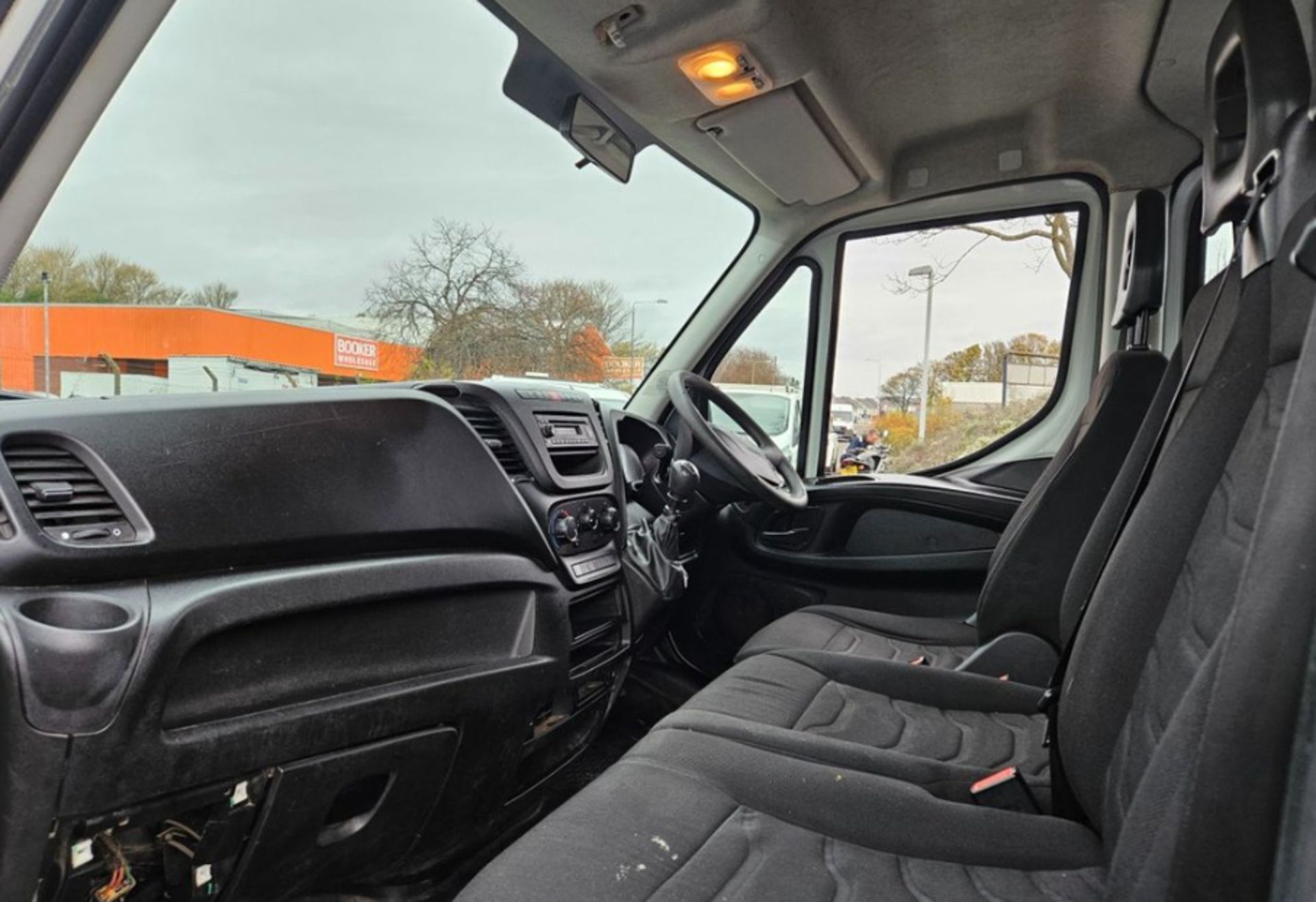 **(ONLY 87K MILEAGE)** 2016 IVECO DAILY 35C13 – CREW CAB TIPPER - Image 12 of 13