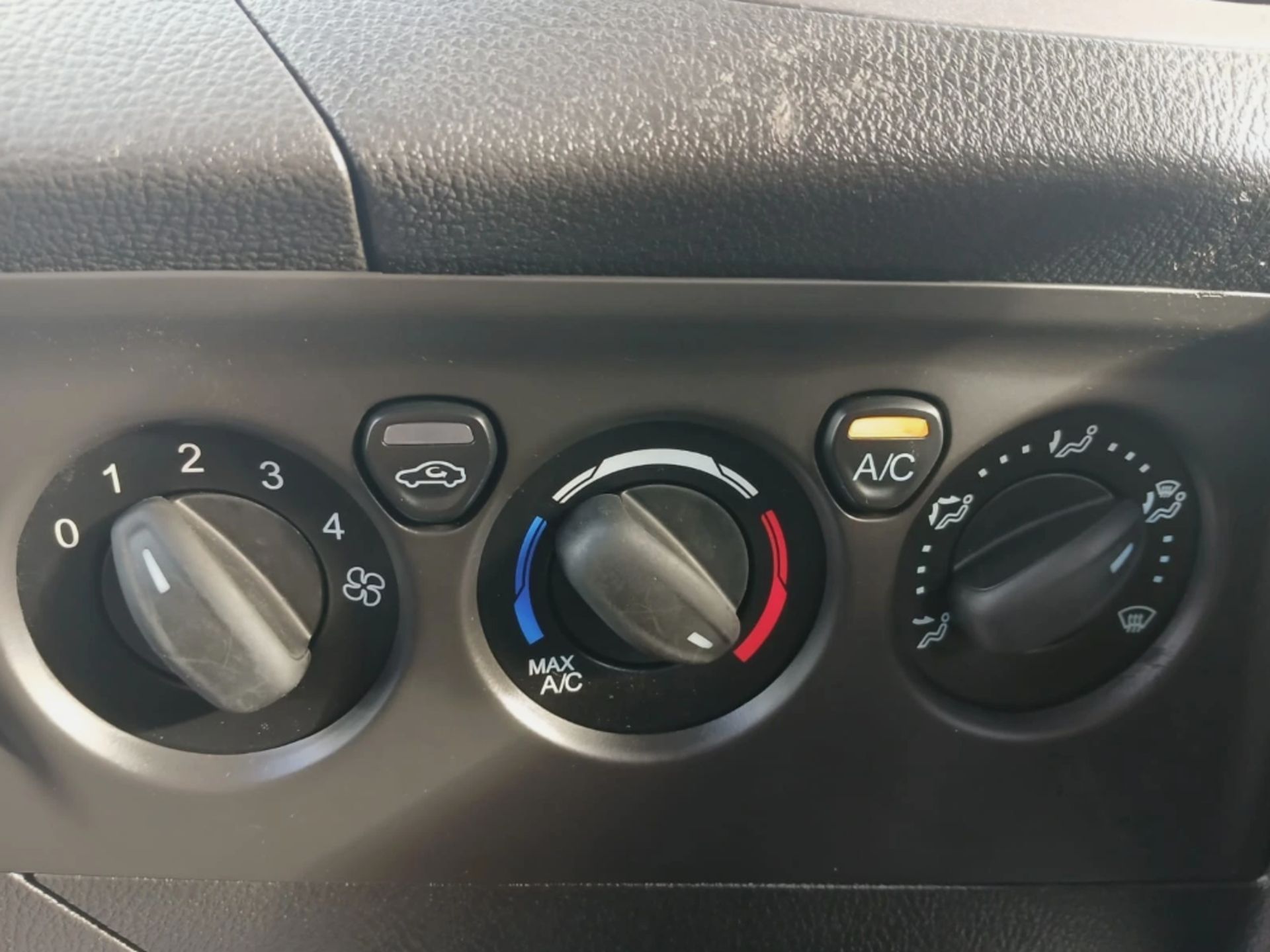 2017 FORD TRANSIT CUSTOM 290 LIMITED LWB CREW VAN (L2 H1) >>--NO VAT ON HAMMER--<< - Image 11 of 15