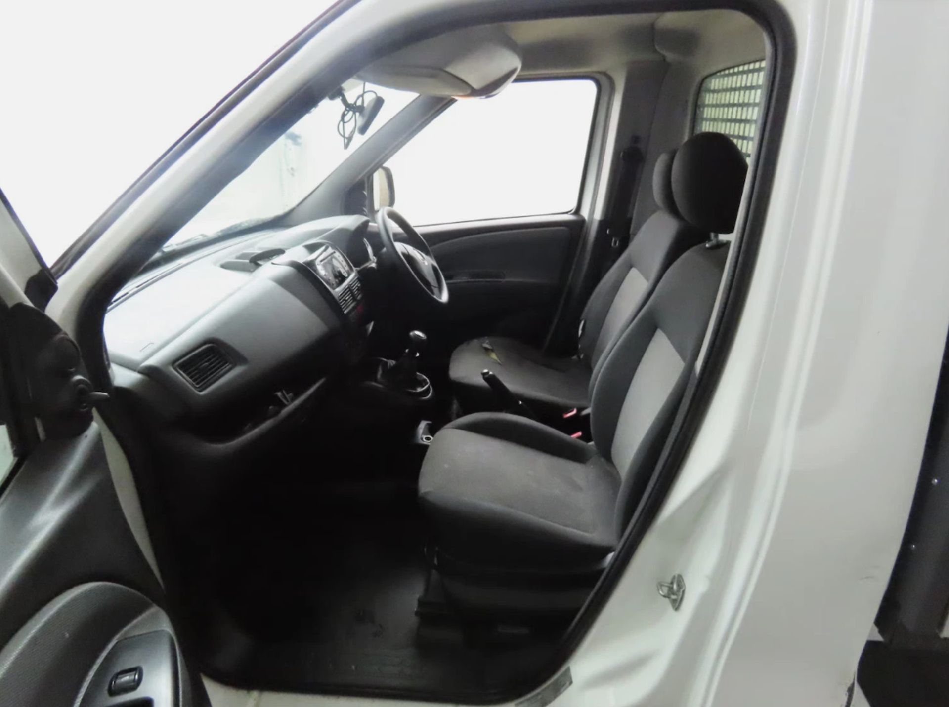 **(ONLY 98K MILEAGE)** 2021 (71) FIAT DOBLO PICKUP 1.6 MULTIJET MANUAL – EURO 6 - Image 11 of 11