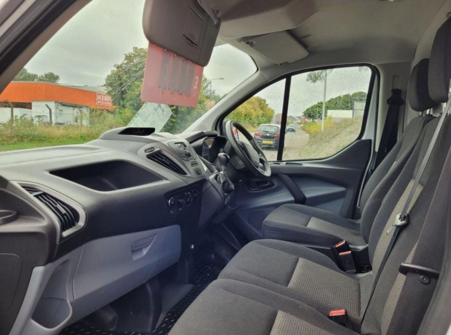 2017 FORD TRANSIT CUSTOM 270 TDCI L1HI SWB VAN >>--NO VAT ON HAMMER--<< - Image 12 of 13