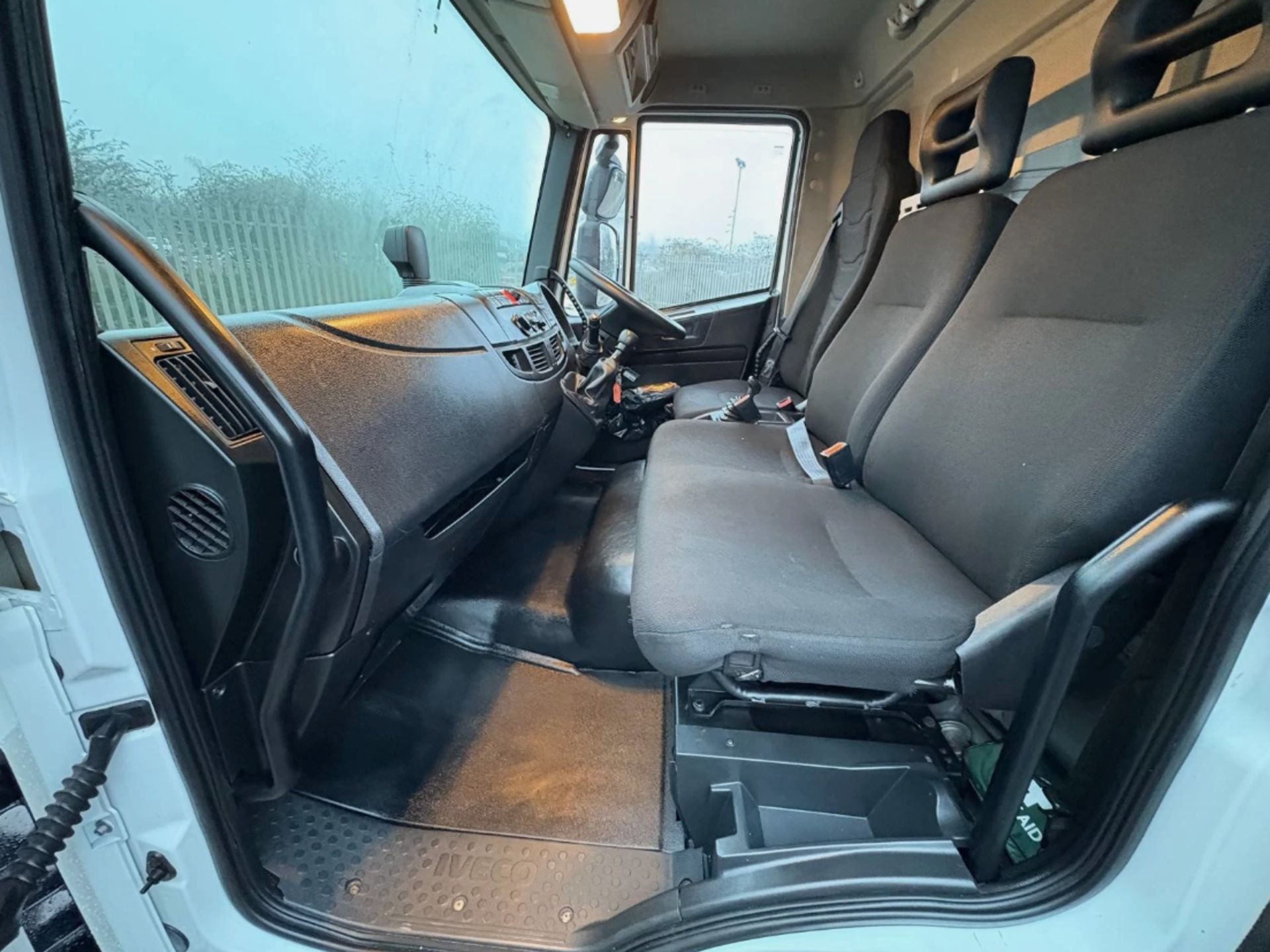 2018 IVECO EUROCARGO 75E16S S-A MANUAL, 7.5T, WHITE - Image 17 of 18