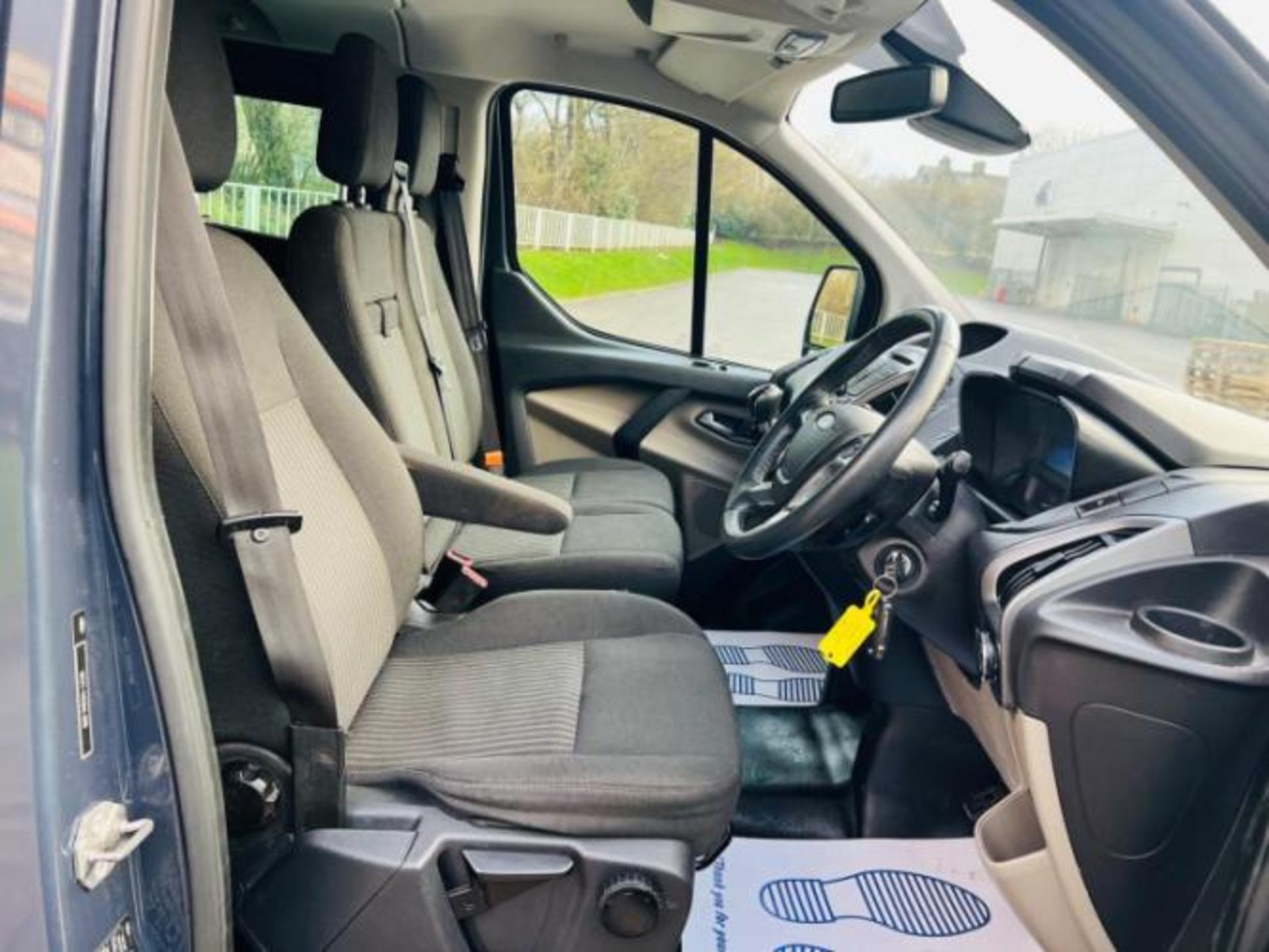 2013 FORD TRANSIT CUSTOM 2.2 TDCI 310 TREND L2 H1 5DR >>--NO VAT ON HAMMER--<< - Image 15 of 35