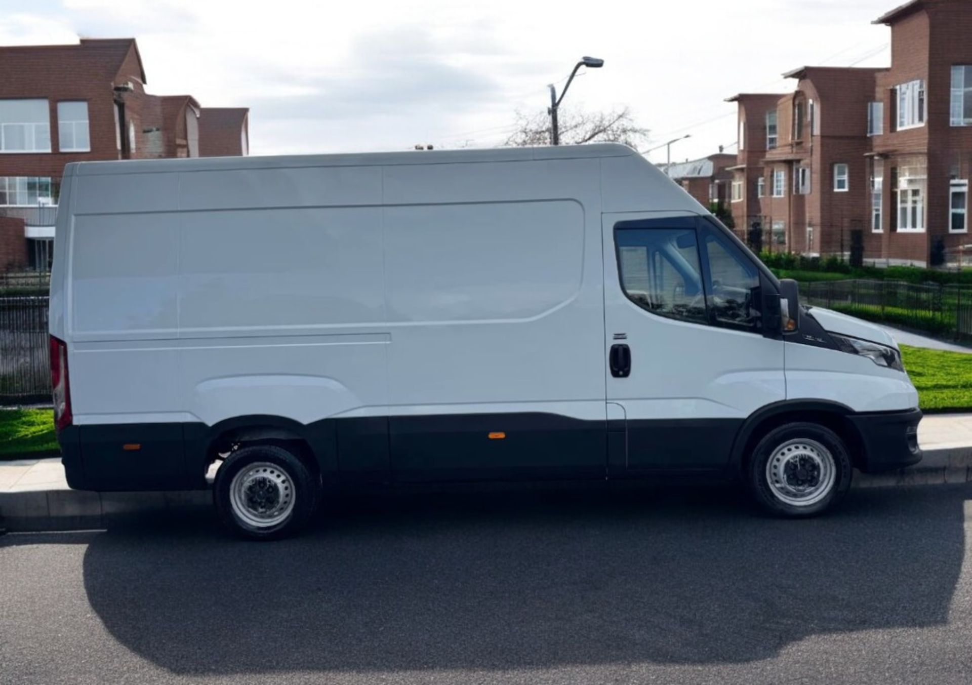 **(ONLY 70K MILEAGE)** 2022 IVECO DAILY 35-140 MWB PANEL VAN DIESEL - Image 7 of 20