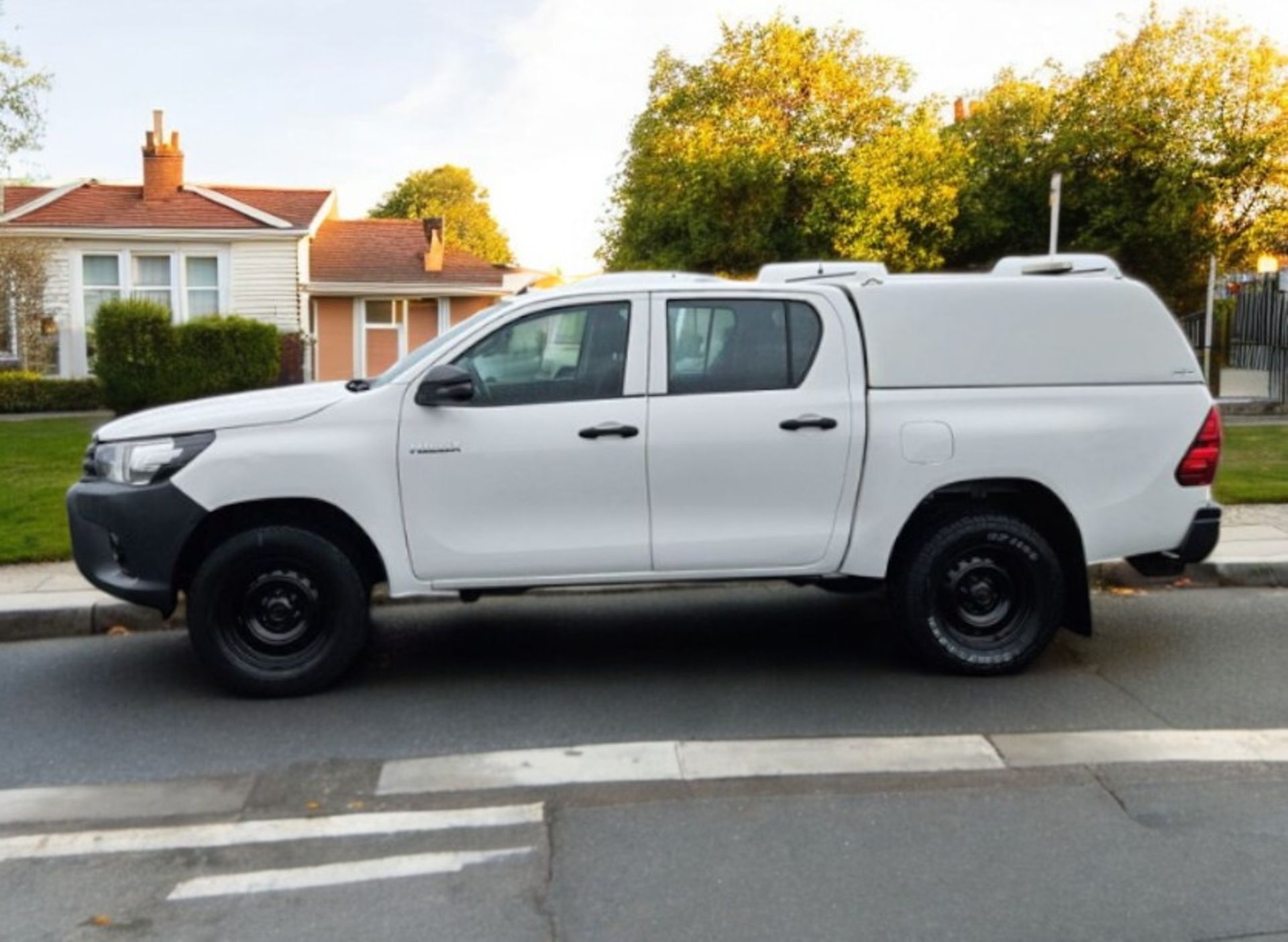 **(ONLY 104K MILEAGE)** 2019 TOYOTA HILUX ACTIVE D-4D 4WD DOUBLE CAB>>--NO VAT ON HAMMER--<< - Image 6 of 13