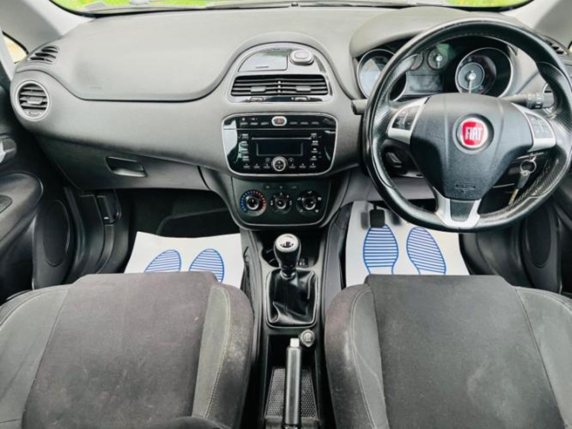 FIAT PUNTO 1.2 GBT 5DR >>--NO VAT ON HAMMER--<< - Image 16 of 32