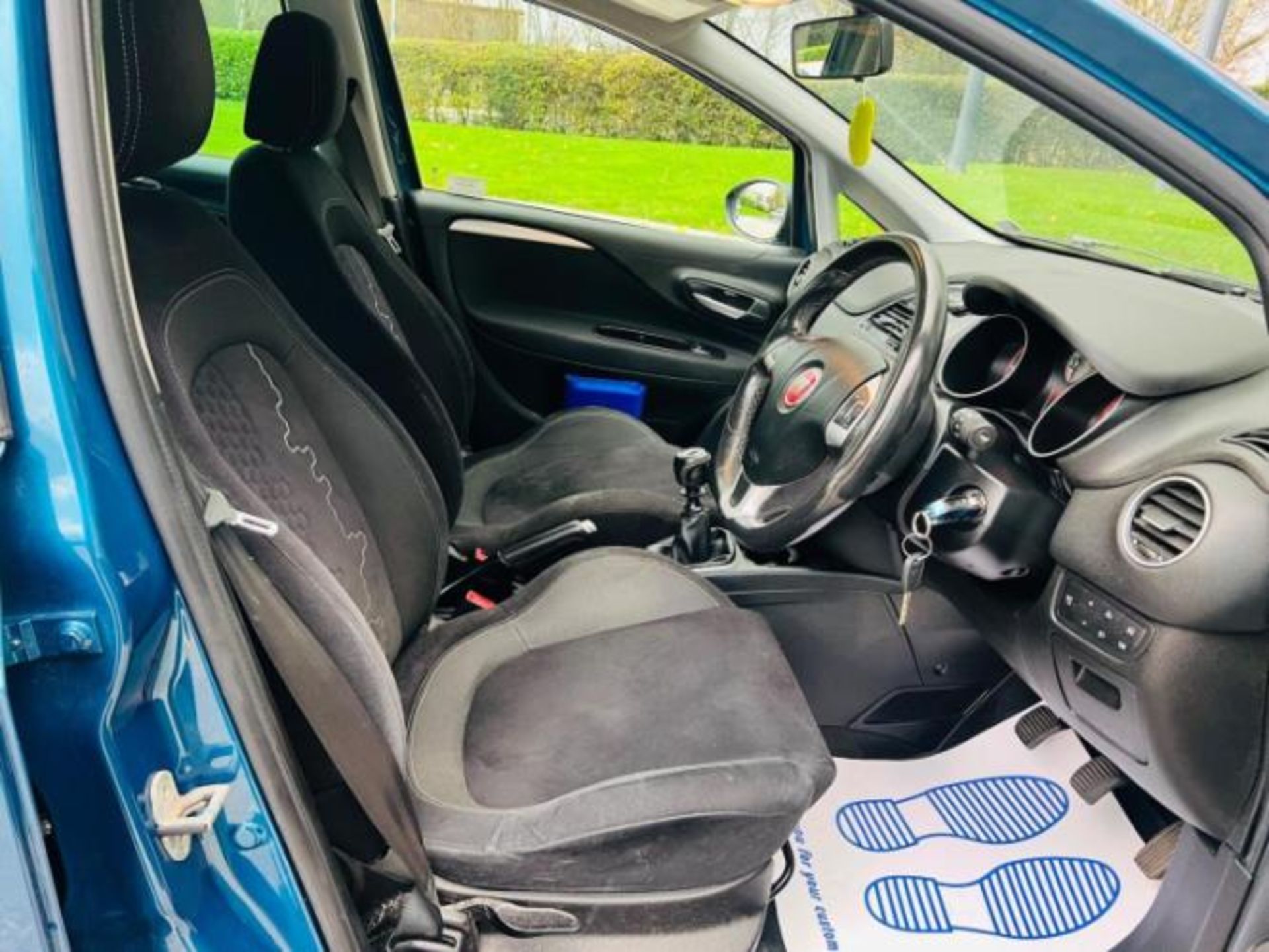 FIAT PUNTO 1.2 GBT 5DR >>--NO VAT ON HAMMER--<< - Image 30 of 32