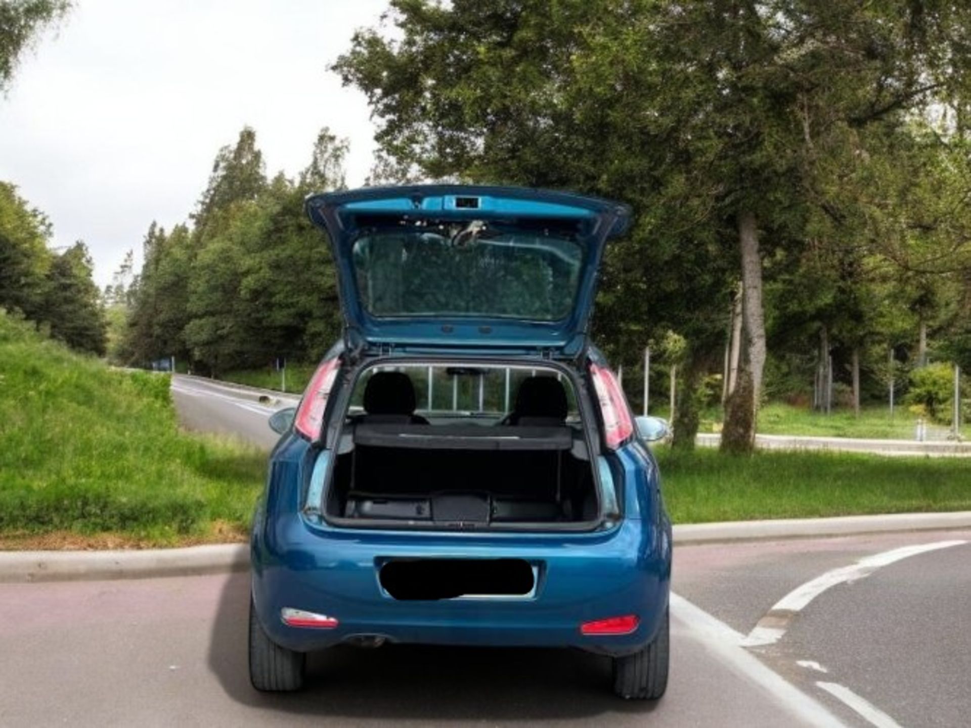 FIAT PUNTO 1.2 GBT 5DR >>--NO VAT ON HAMMER--<< - Image 7 of 32