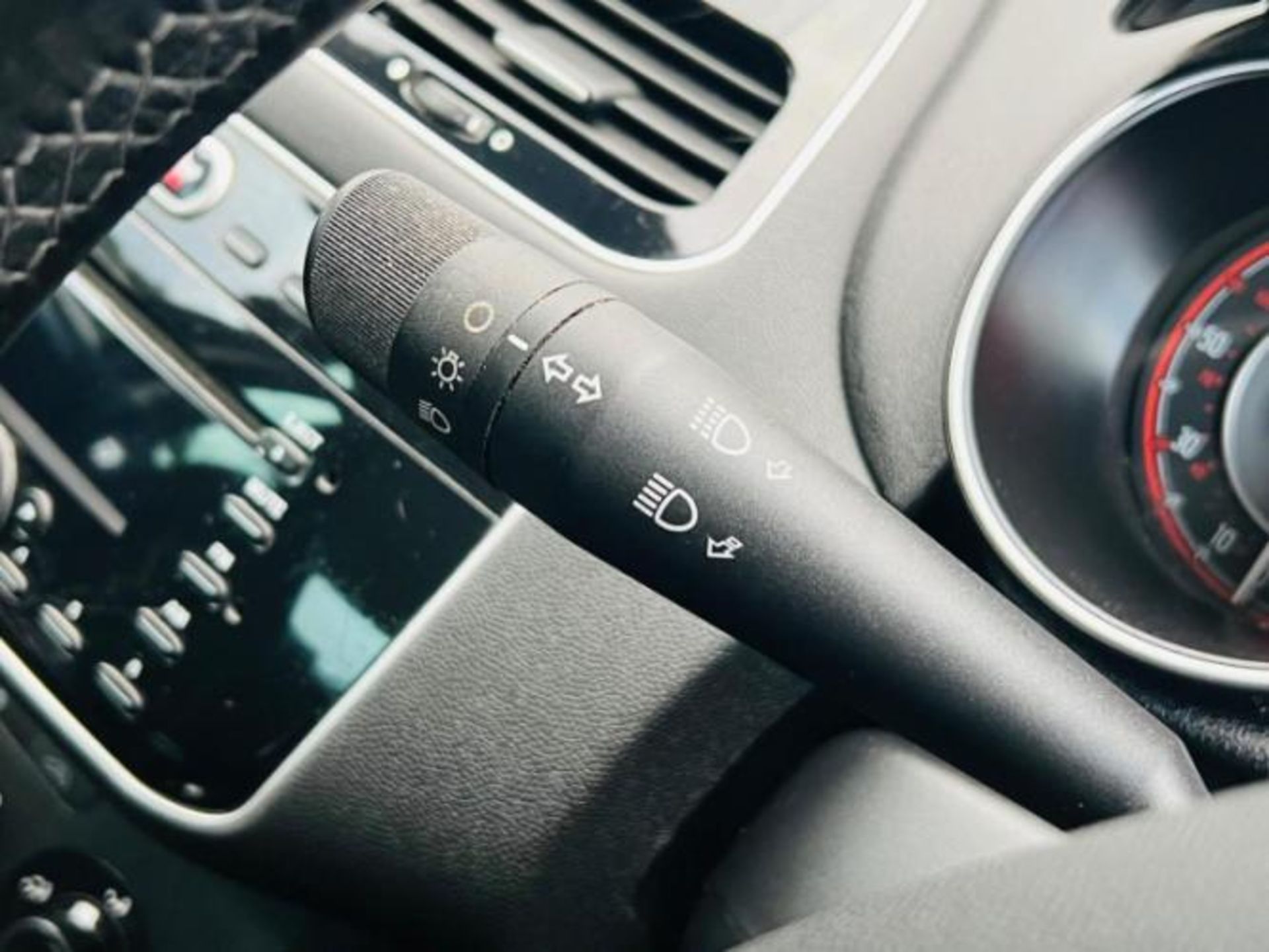 FIAT PUNTO 1.2 GBT 5DR >>--NO VAT ON HAMMER--<< - Image 22 of 32