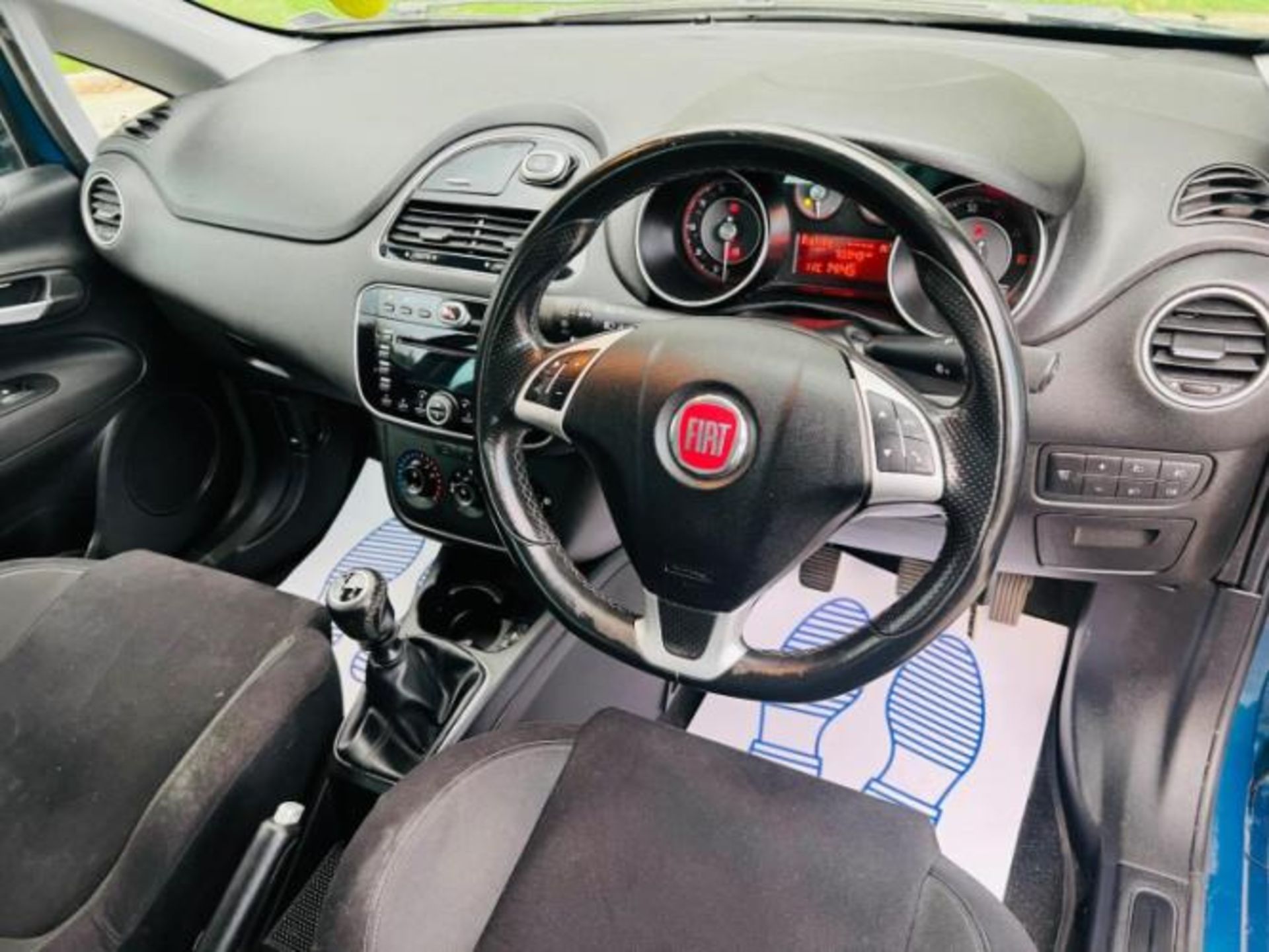 FIAT PUNTO 1.2 GBT 5DR >>--NO VAT ON HAMMER--<< - Image 17 of 32