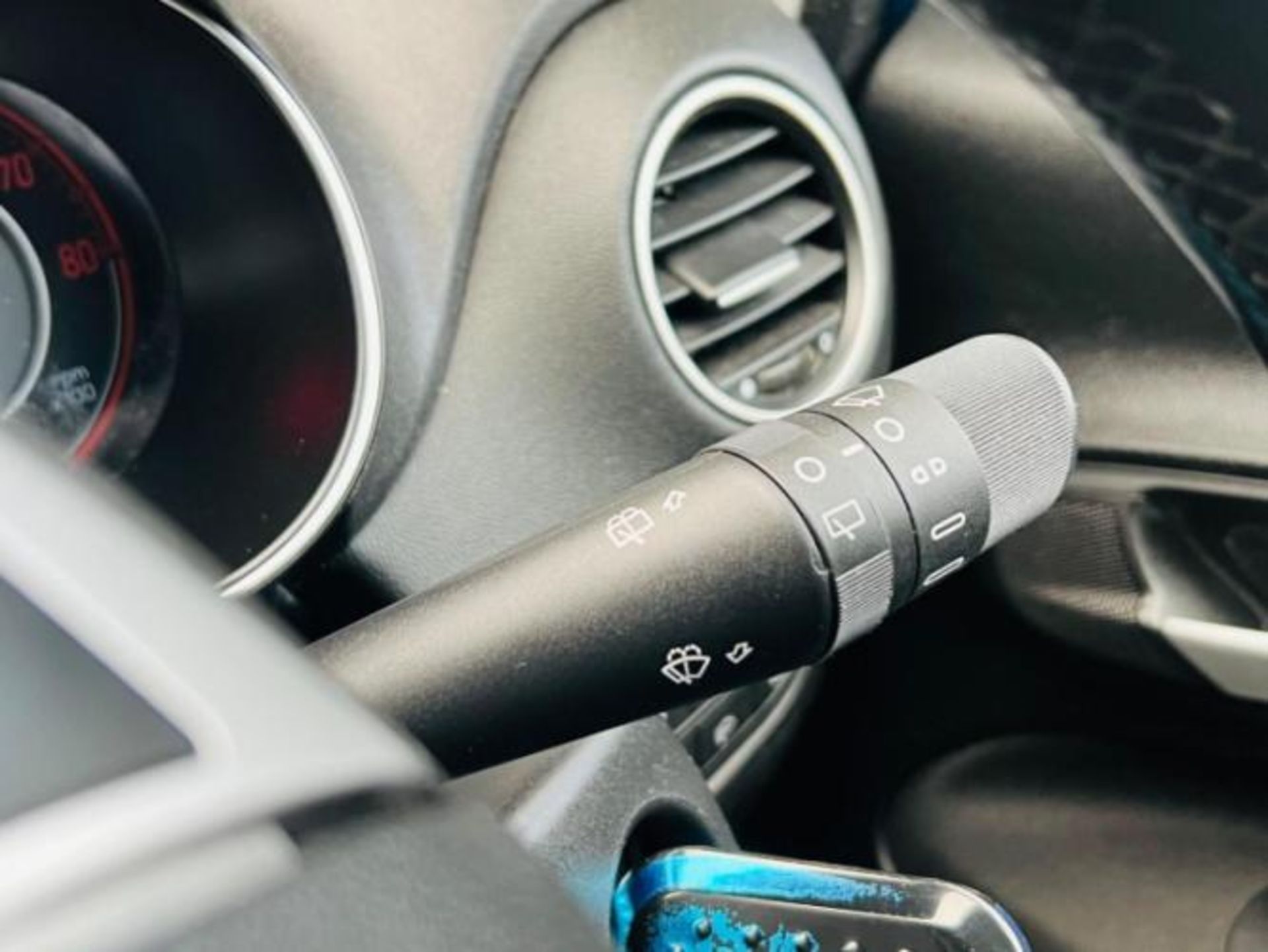 FIAT PUNTO 1.2 GBT 5DR >>--NO VAT ON HAMMER--<< - Image 14 of 32