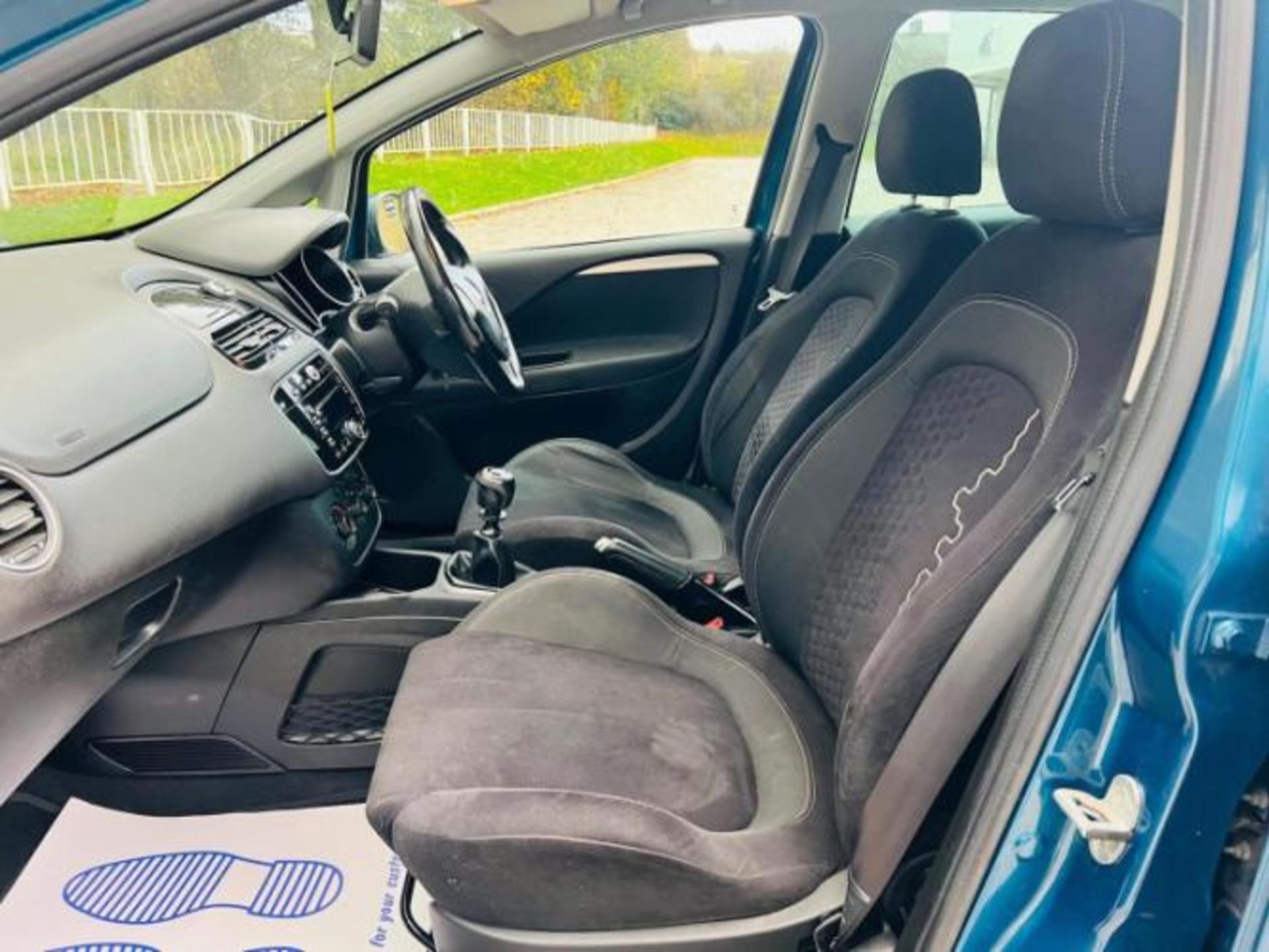 FIAT PUNTO 1.2 GBT 5DR >>--NO VAT ON HAMMER--<< - Image 29 of 32