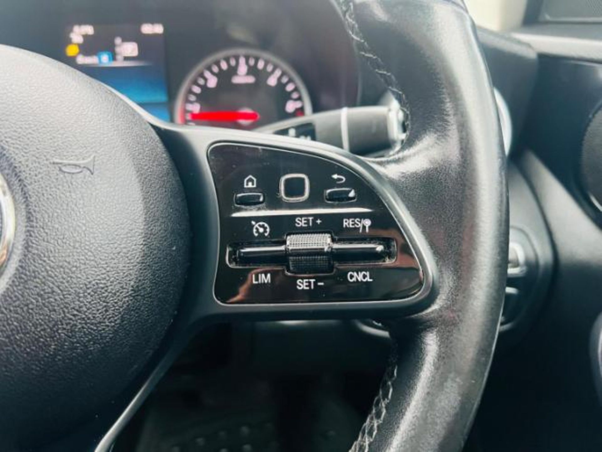 **(ONLY 56K MILEAGE)** 2019 MERCEDES-BENZ C 220D SE G-TRONIC (S/S) 4DR >>--NO VAT ON HAMMER--<< - Image 12 of 31