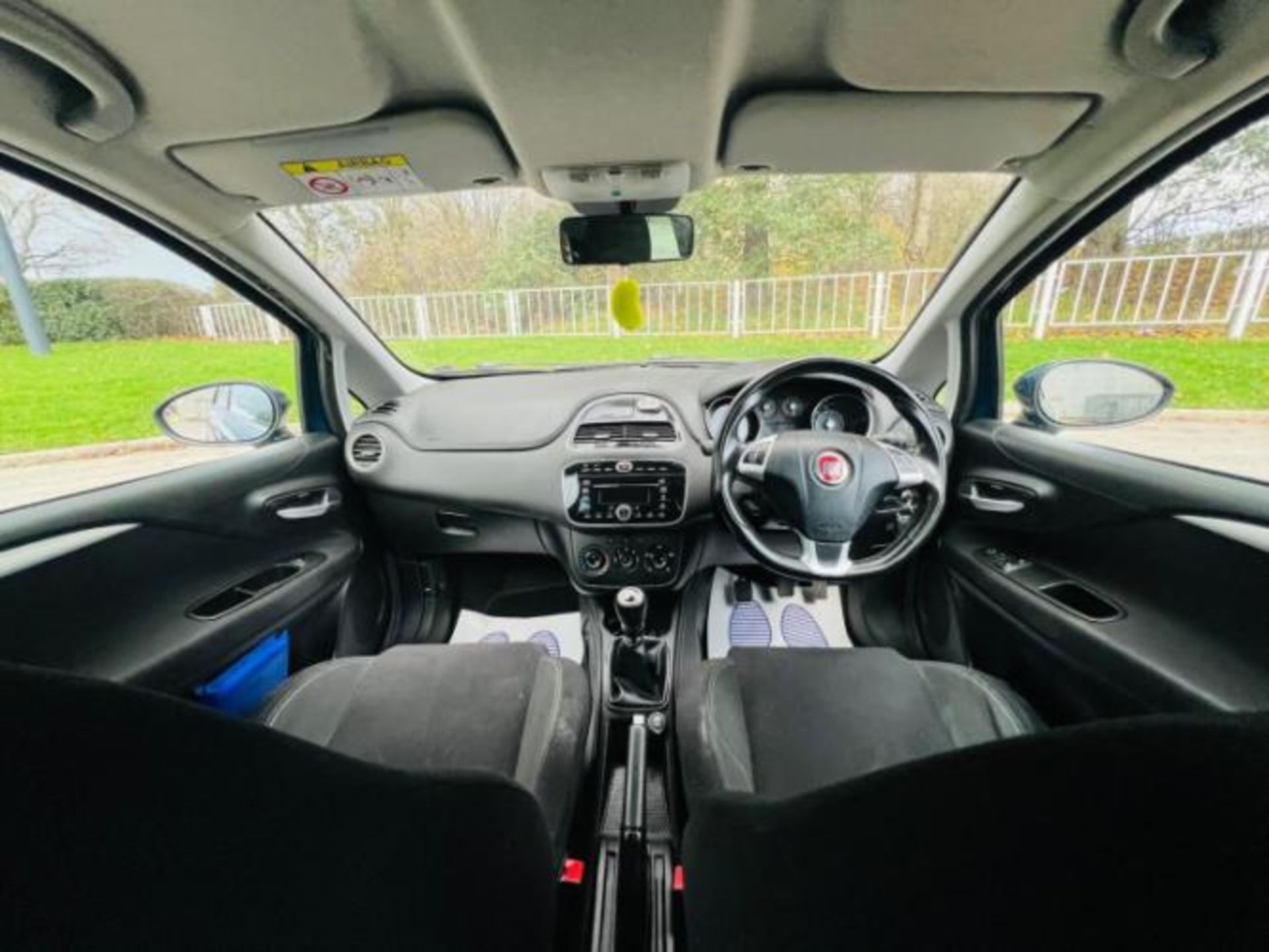 FIAT PUNTO 1.2 GBT 5DR >>--NO VAT ON HAMMER--<< - Image 12 of 32