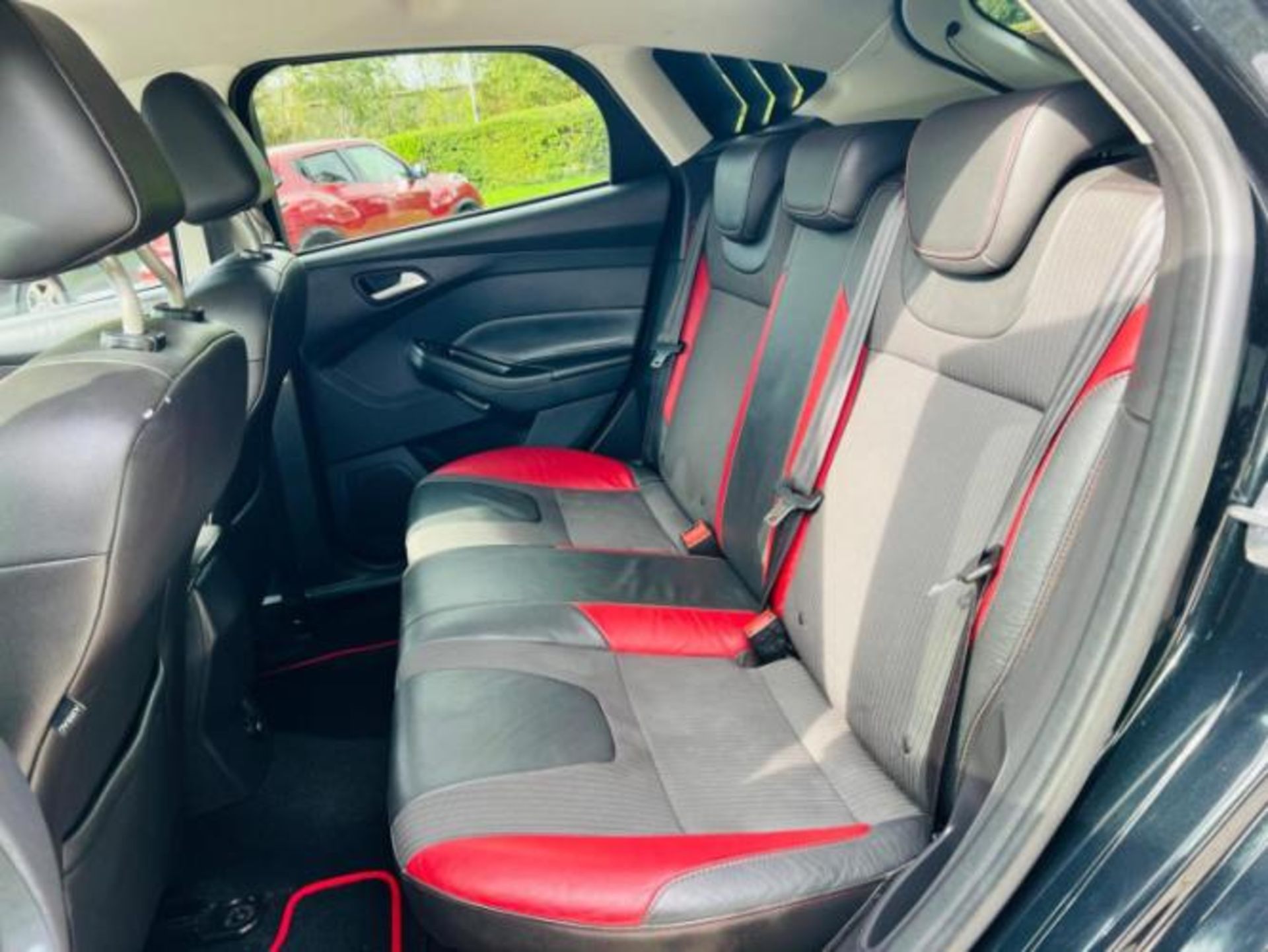 2012 FORD FOCUS 1.6T ECOBOOST ZETEC S (S/S) 5DR HATCHBACK>>--NO VAT ON HAMMER--<< - Image 33 of 40