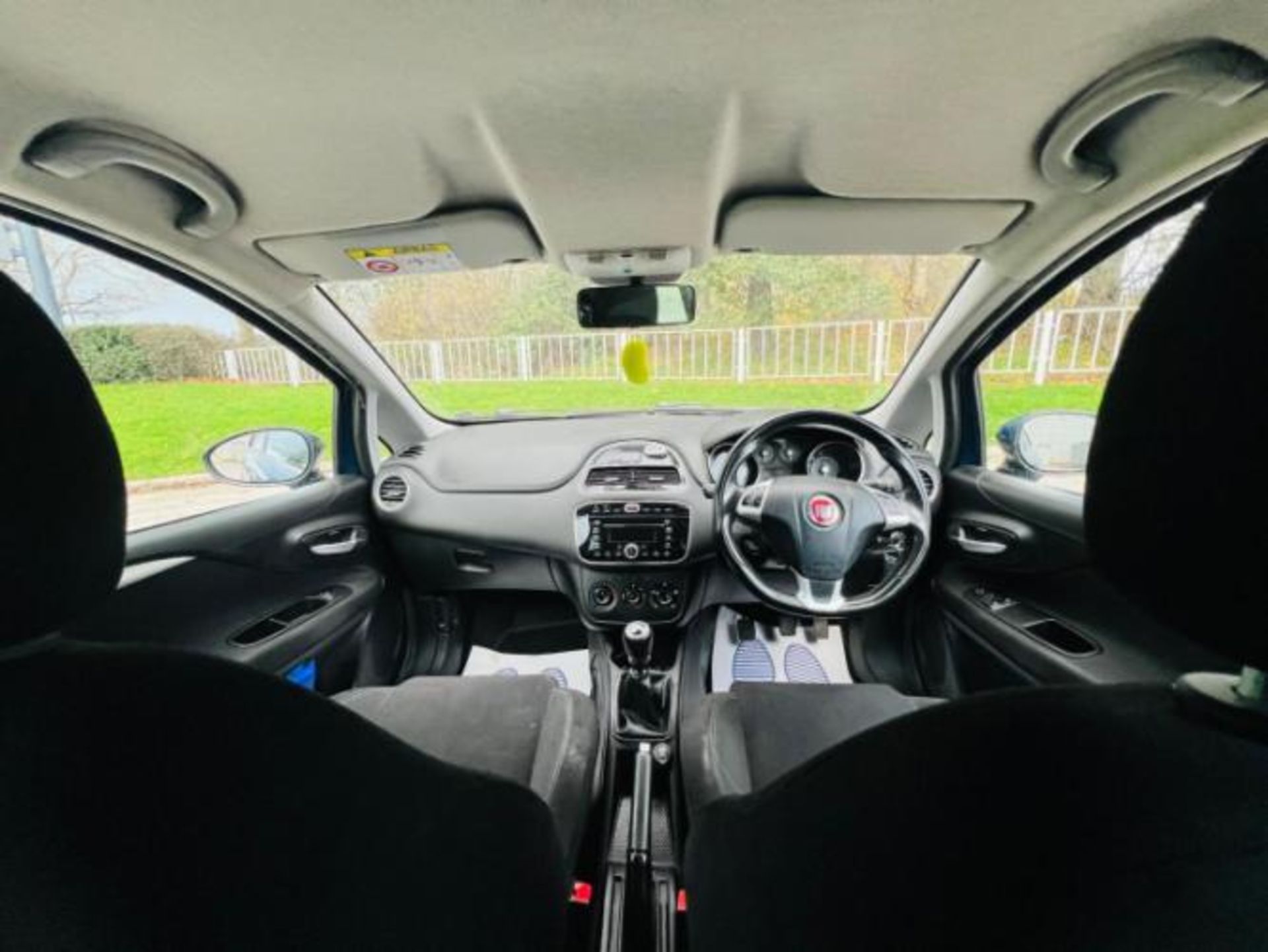 FIAT PUNTO 1.2 GBT 5DR >>--NO VAT ON HAMMER--<< - Image 23 of 32