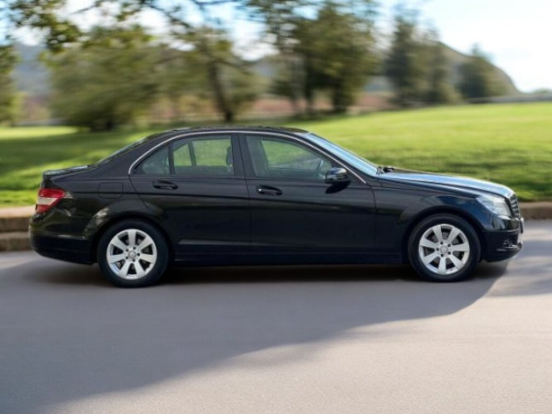 2009 MERCEDES-BENZ C200 CDI SE AUTOMATIC 4DR >>--NO VAT ON HAMMER--<< - Image 8 of 25