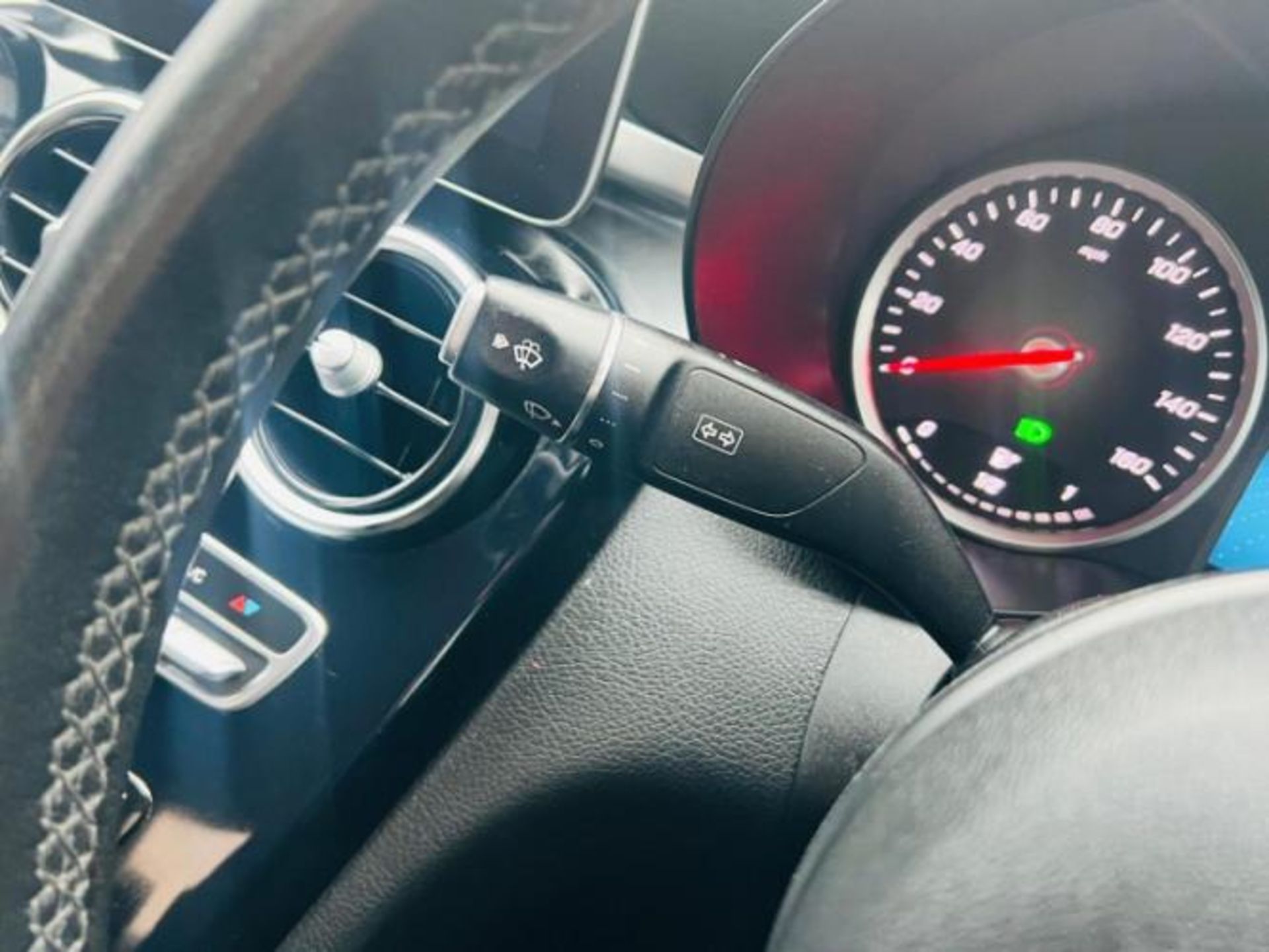 **(ONLY 56K MILEAGE)** 2019 MERCEDES-BENZ C 220D SE G-TRONIC (S/S) 4DR >>--NO VAT ON HAMMER--<< - Image 16 of 31