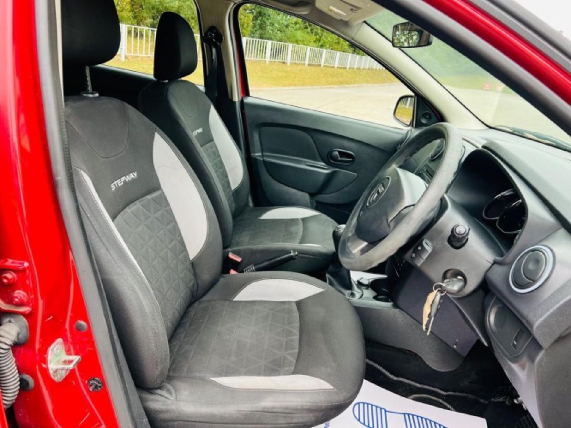 2014 DACIA SANDERO STEPWAY 1.5 DCI AMBIANCE 5DR>>--NO VAT ON HAMMER--<< - Image 32 of 36