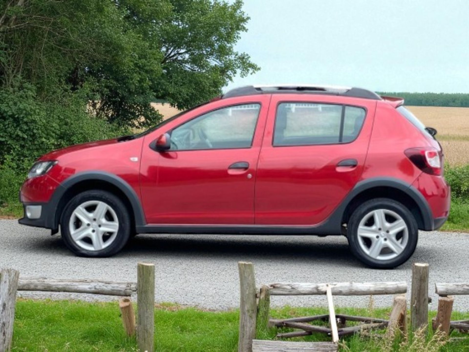 2014 DACIA SANDERO STEPWAY 1.5 DCI AMBIANCE 5DR>>--NO VAT ON HAMMER--<< - Image 9 of 36