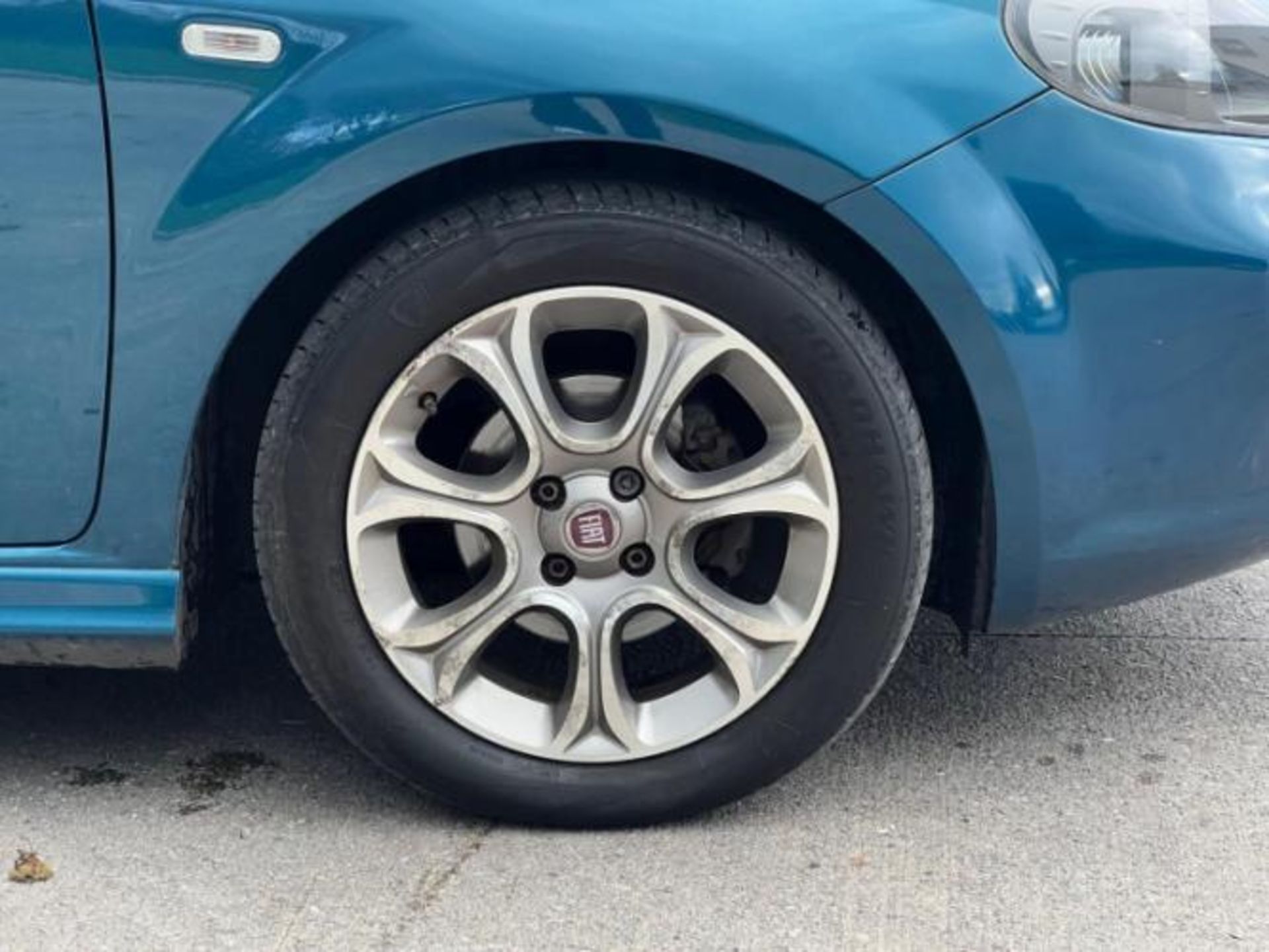 FIAT PUNTO 1.2 GBT 5DR >>--NO VAT ON HAMMER--<< - Image 19 of 32