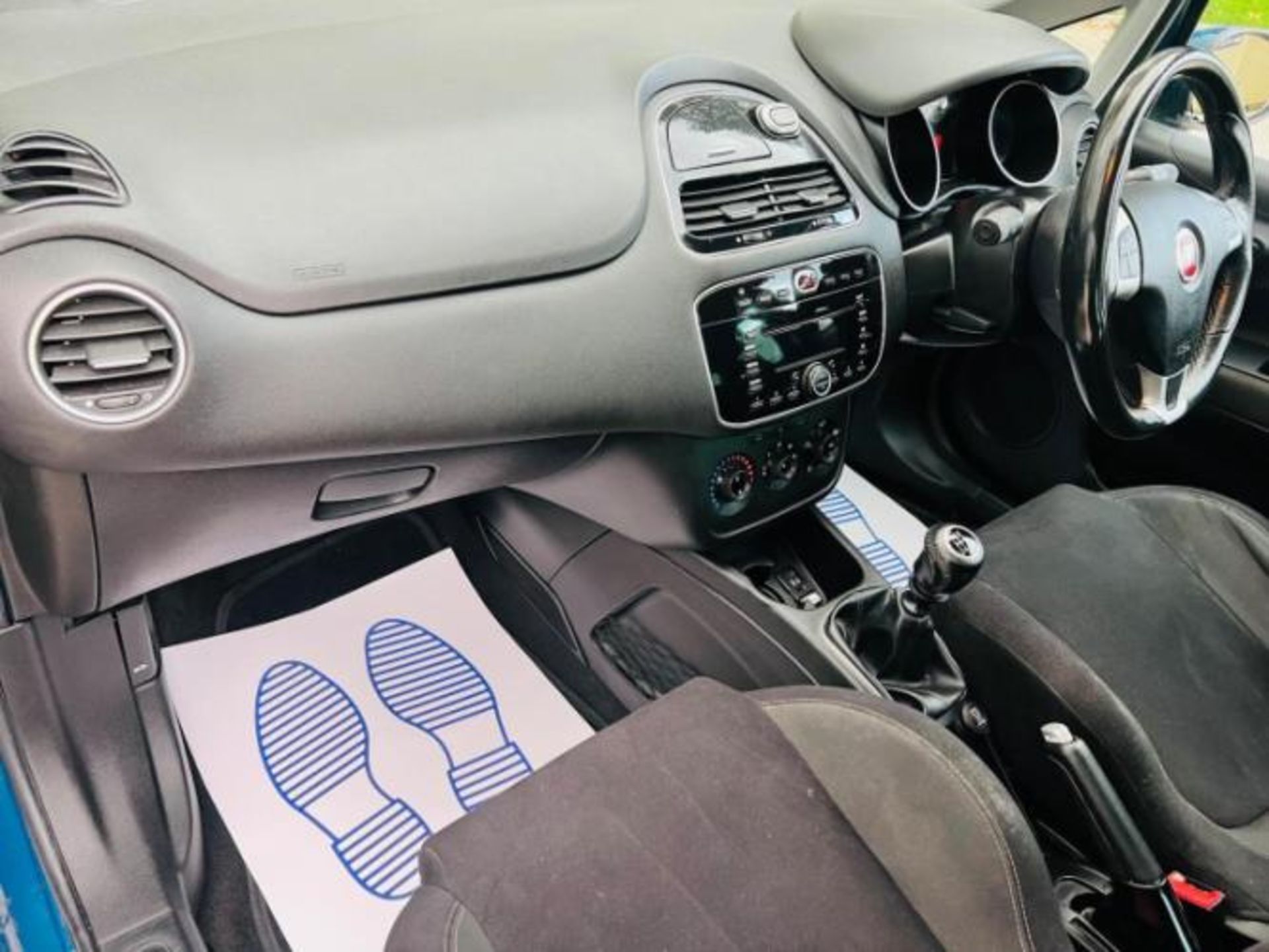 FIAT PUNTO 1.2 GBT 5DR >>--NO VAT ON HAMMER--<< - Image 25 of 32