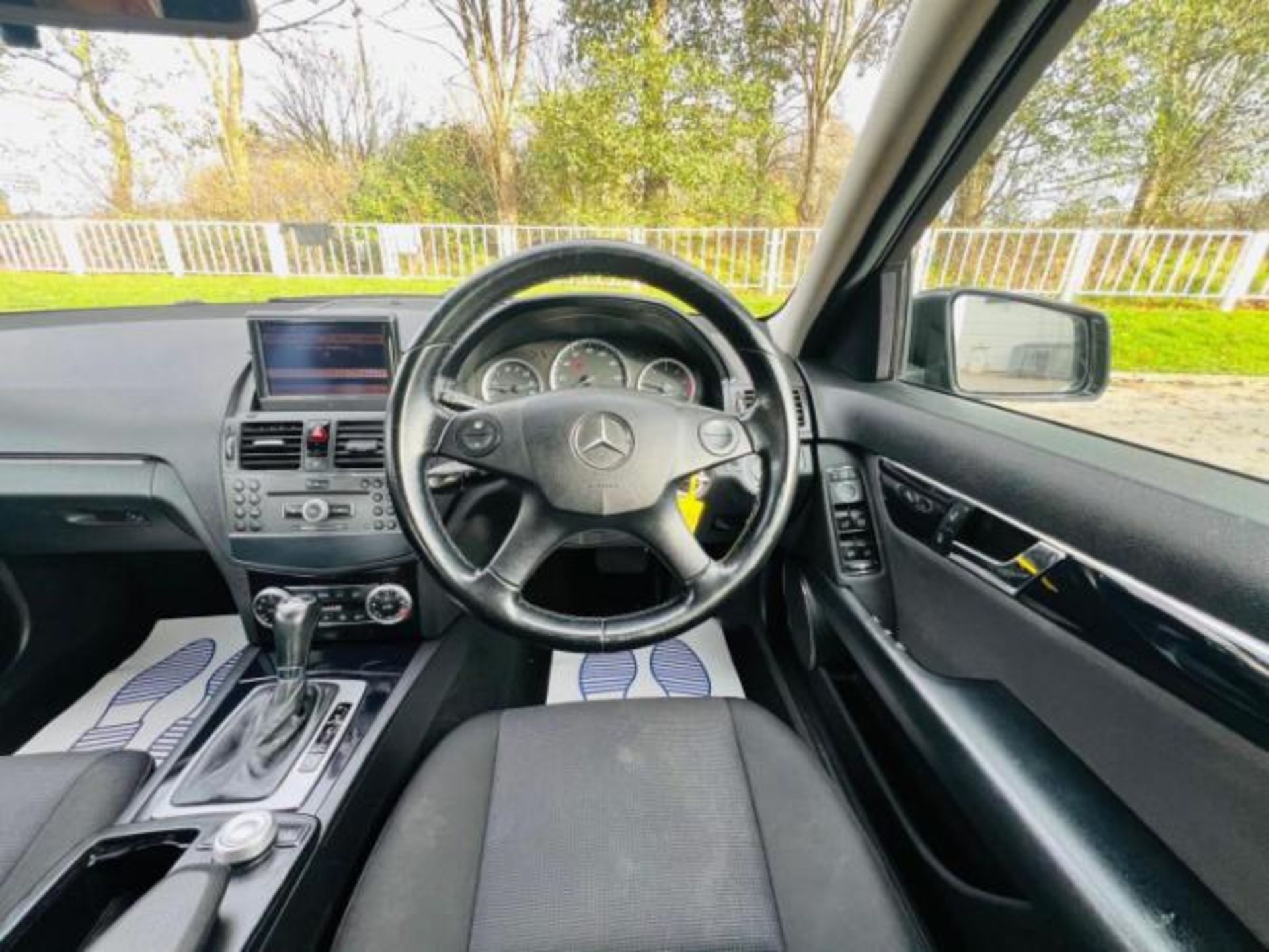 2009 MERCEDES-BENZ C200 CDI SE AUTOMATIC 4DR >>--NO VAT ON HAMMER--<< - Image 17 of 25