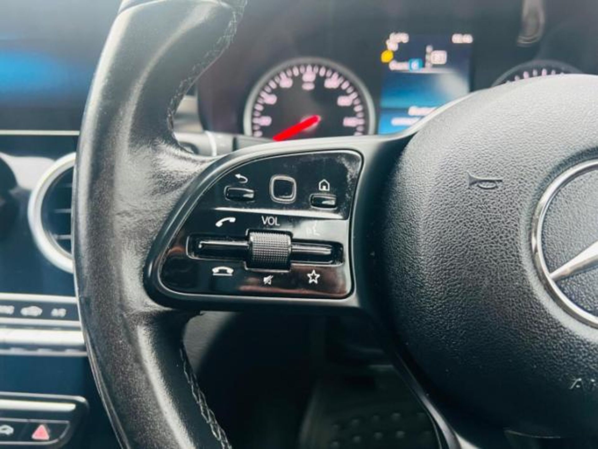 **(ONLY 56K MILEAGE)** 2019 MERCEDES-BENZ C 220D SE G-TRONIC (S/S) 4DR >>--NO VAT ON HAMMER--<< - Image 24 of 31