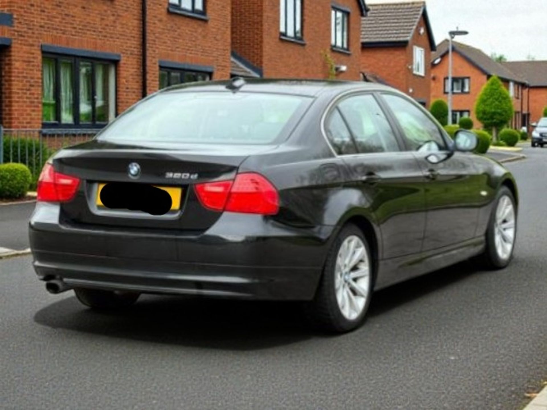 2011 BMW 320D EXCLUSIVE EDITION 1995CC MANUAL SALOON BLACK >>--NO VAT ON HAMMER--<< - Image 4 of 25